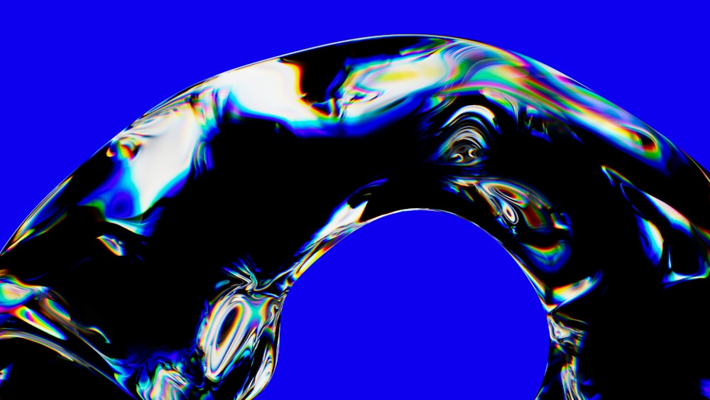 uma fotografia abstrata da cabeça de um cavalo em um fundo azul