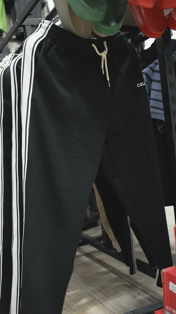 Sports trousers