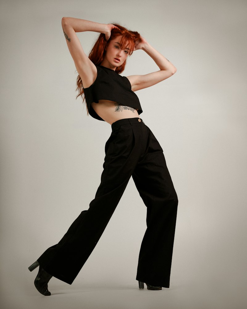 Pantalon plissé en laine froide, noir