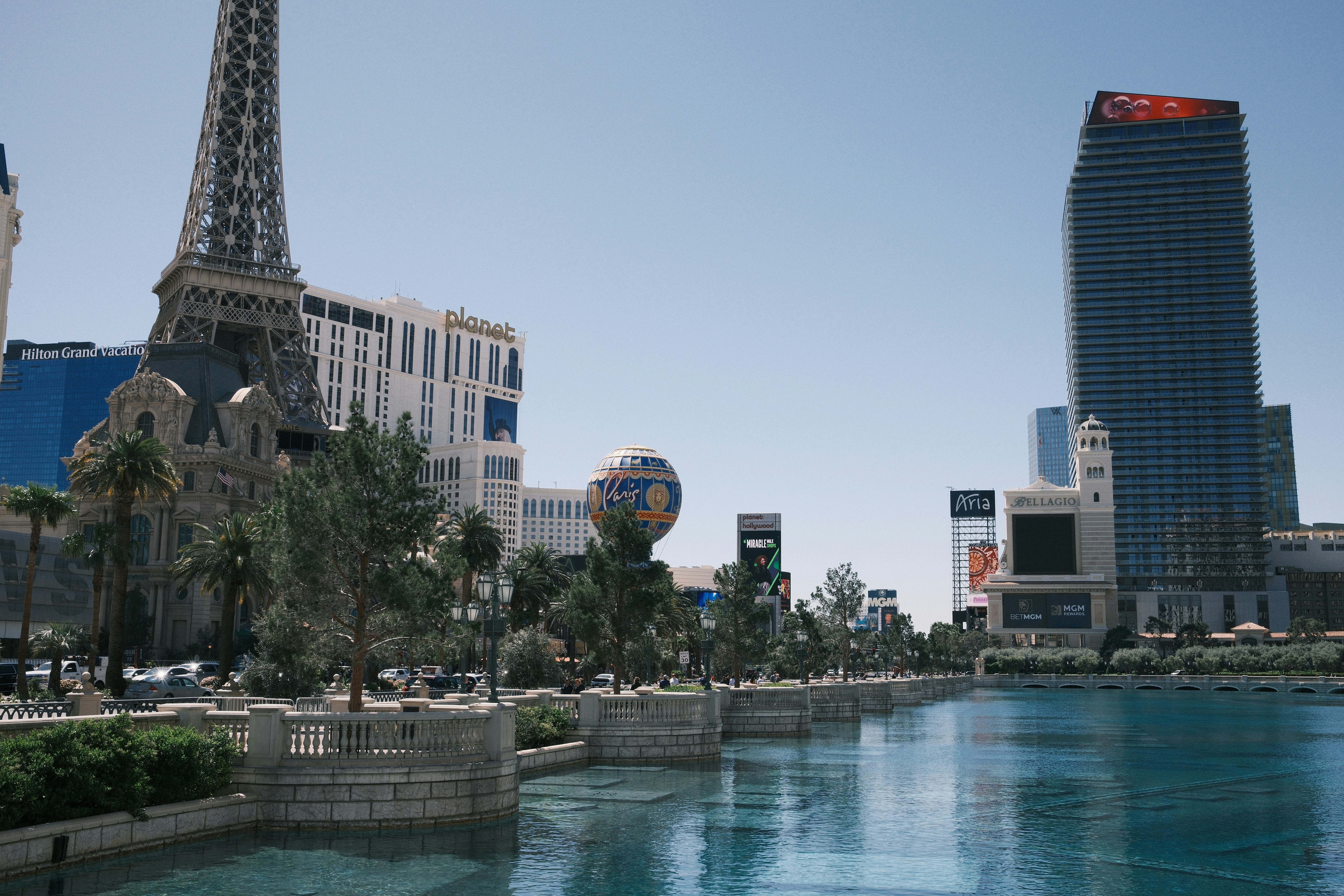 the eiffel tower towering over the city of las vegas