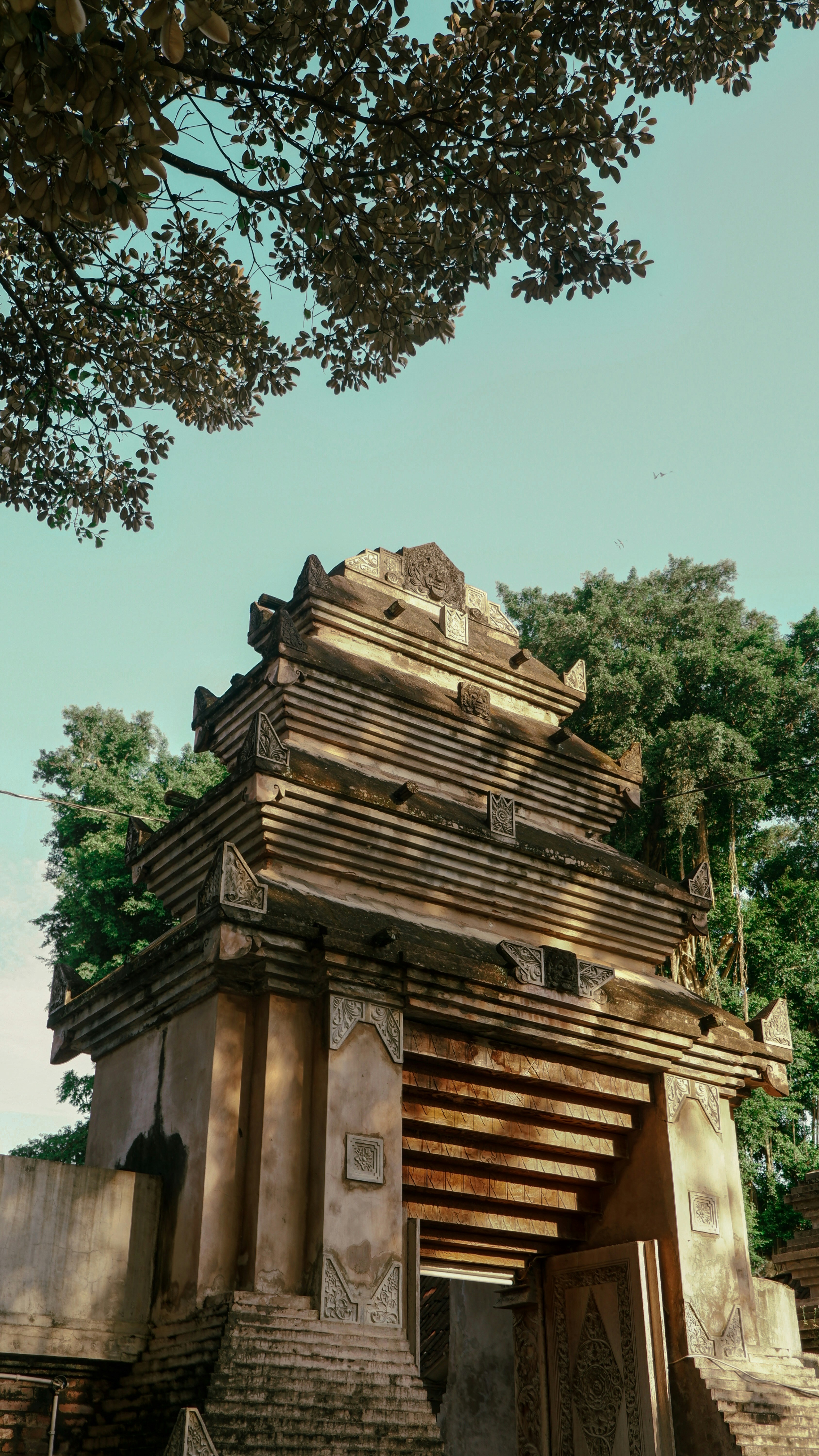 java ancient ruins, wallpaper, Perang Gresik: Sejarah & Perlawanan Ulama Pesisir 6