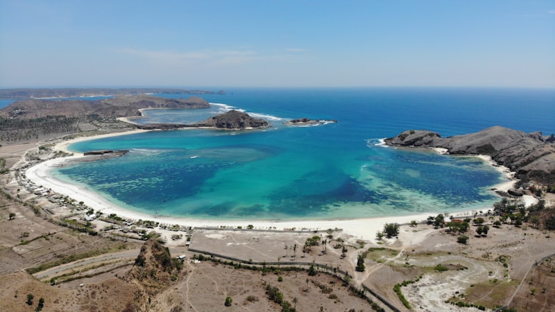 Pantai berpasir putih dengan air jernih di sekitar KEK Mandalika Lombok