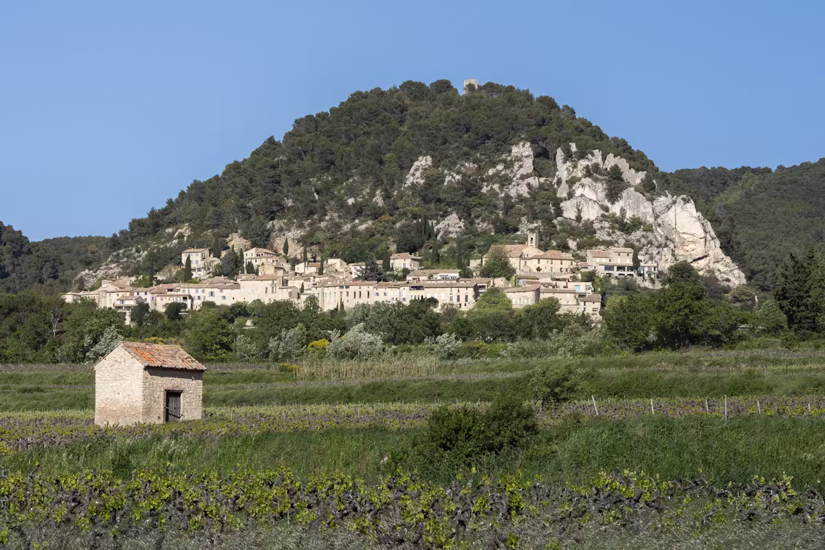 Authentique loft idéalement situé à Puimoisson — Loft · Puimoisson, Provence