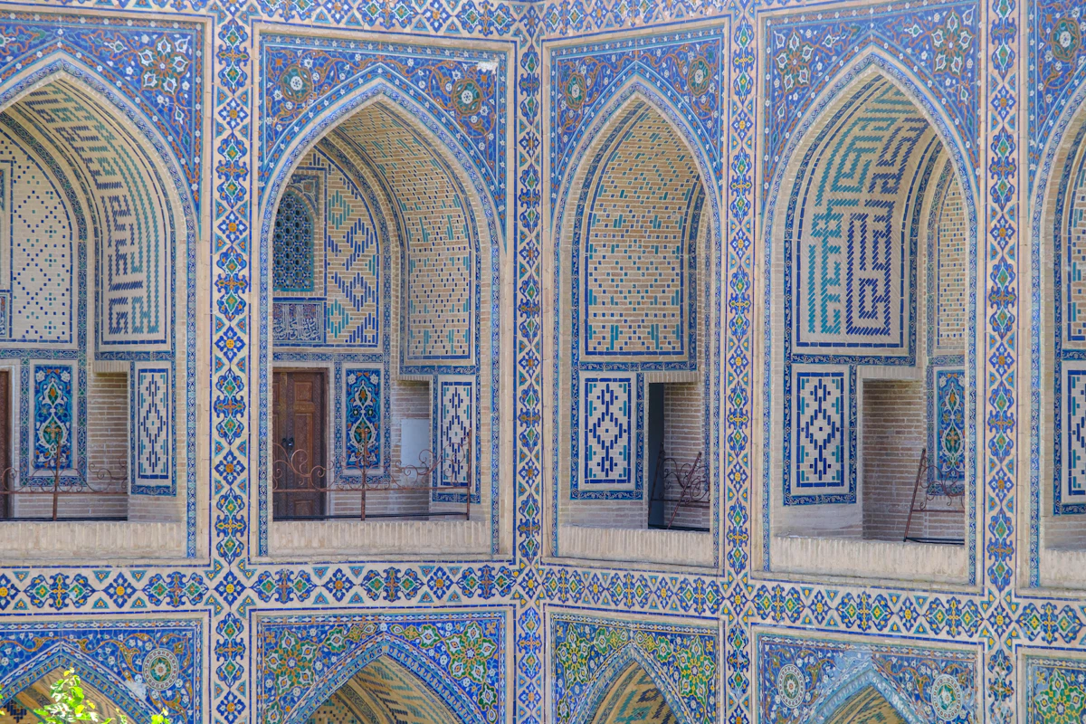 Silk and craft bazaar, Fergana Valley artisan region, Uzbekistan