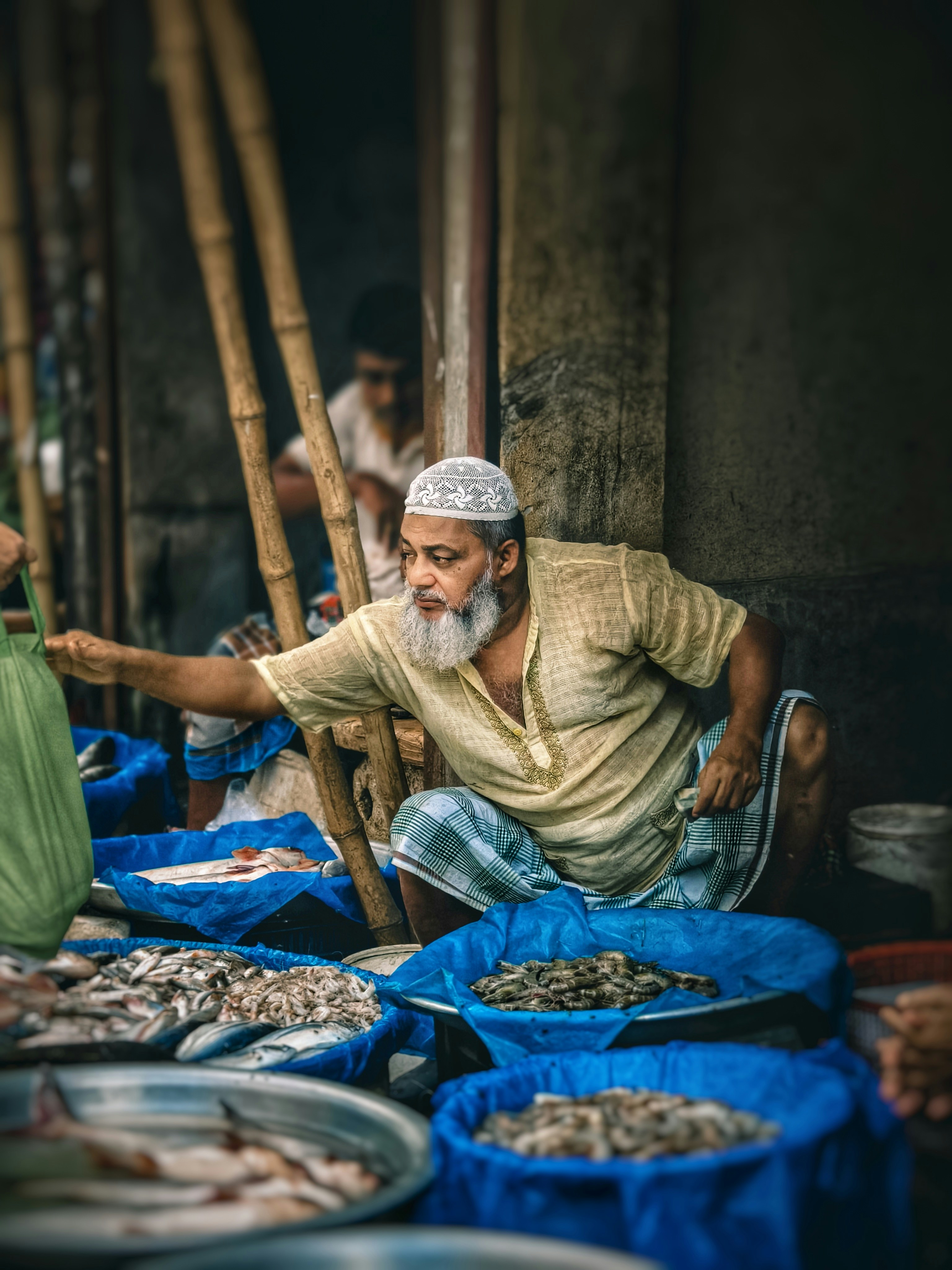 From Stall to Microbrand: How Borough Sellers Use Creator Commerce, Live Drops, and Micro‑Events in 2026