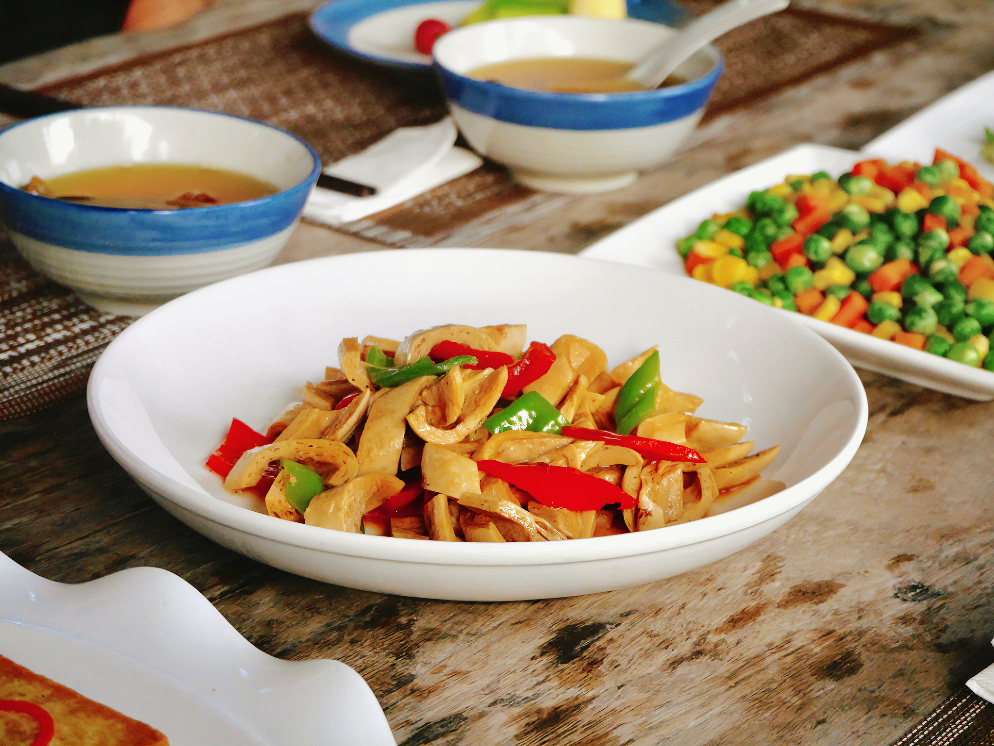 Stir-fried bamboo with capsicum