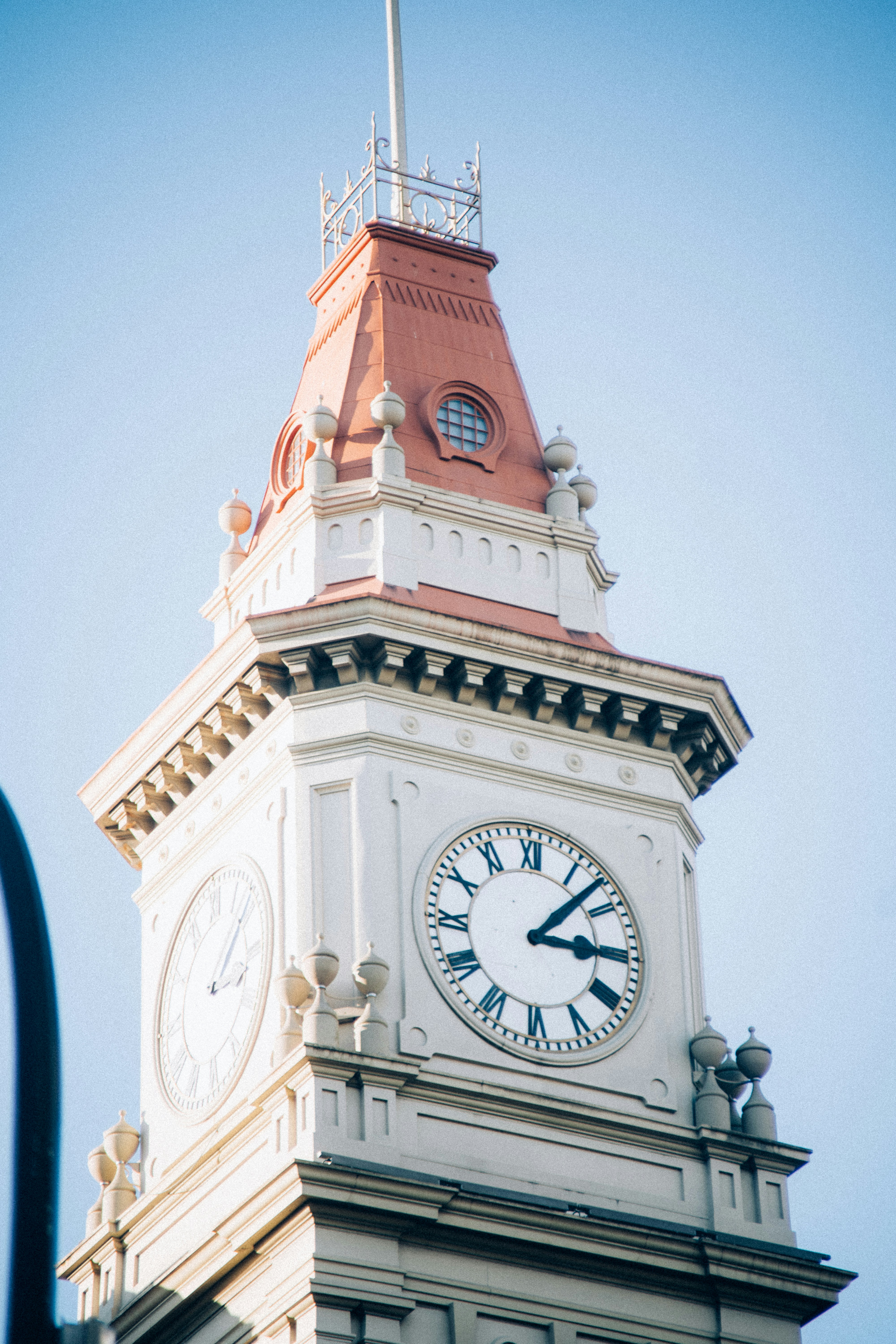 Photo by steloutside