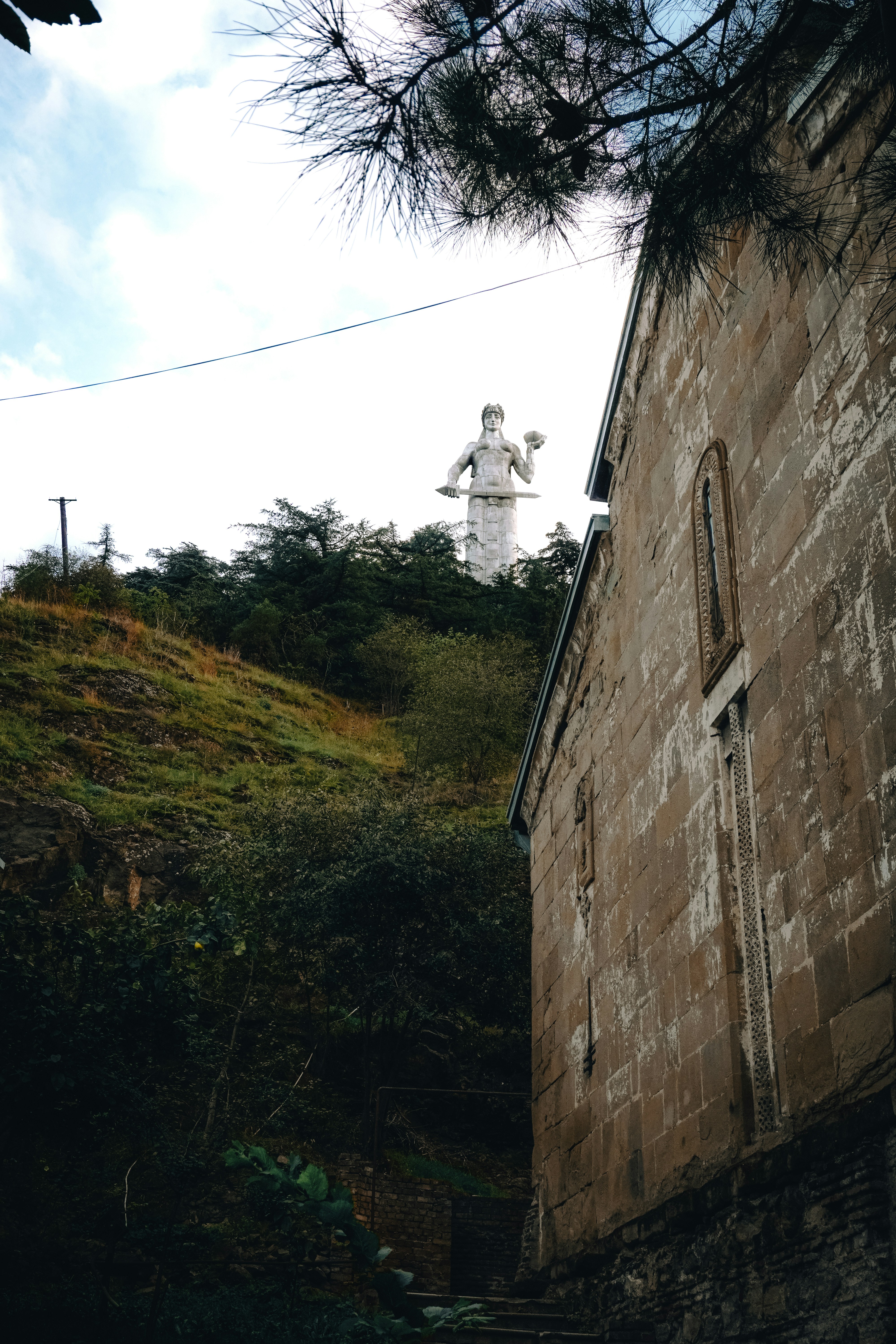 Where English Opens Doors: Tourist Areas and Business Districts