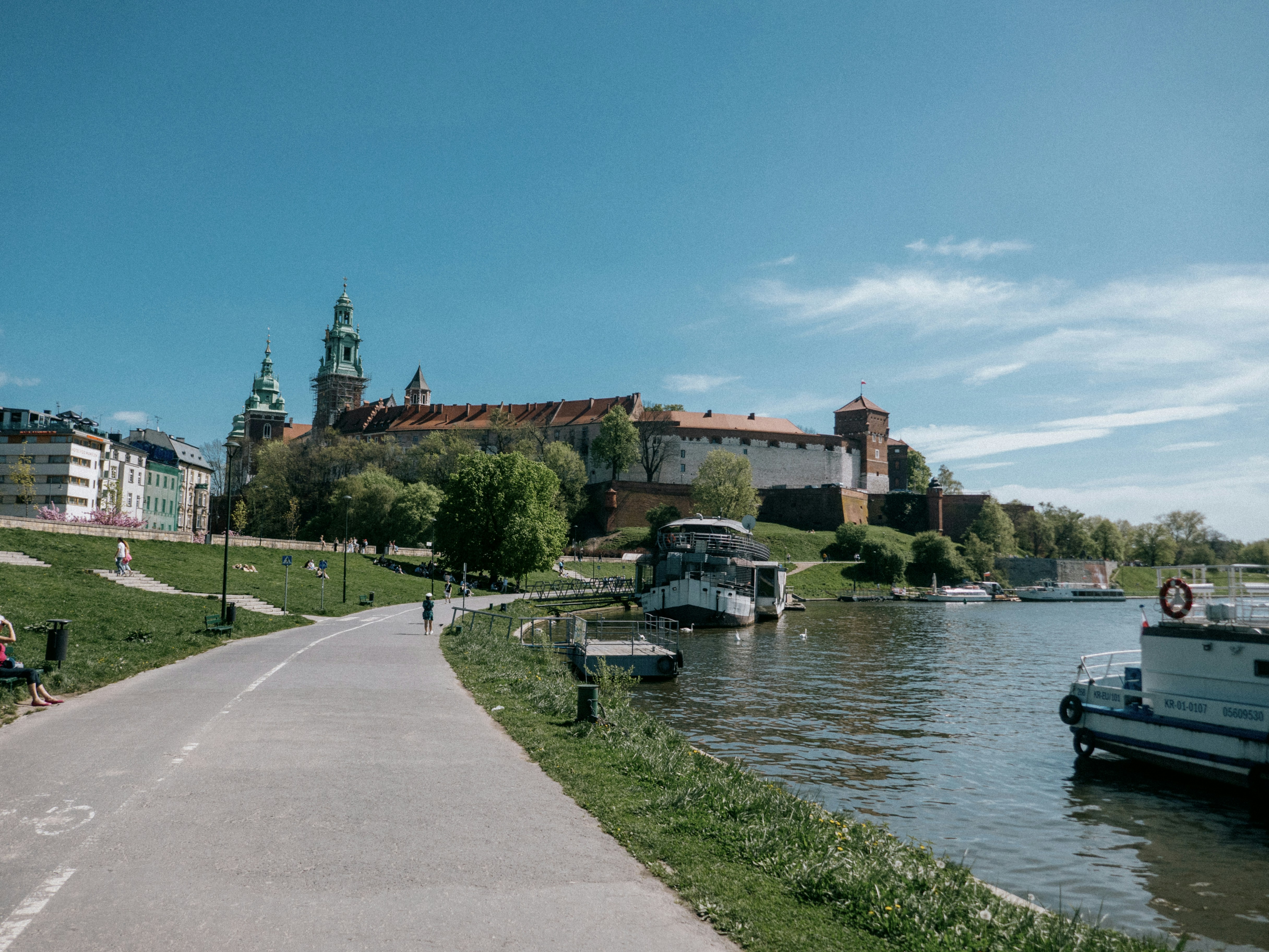 a river that has some boats on it