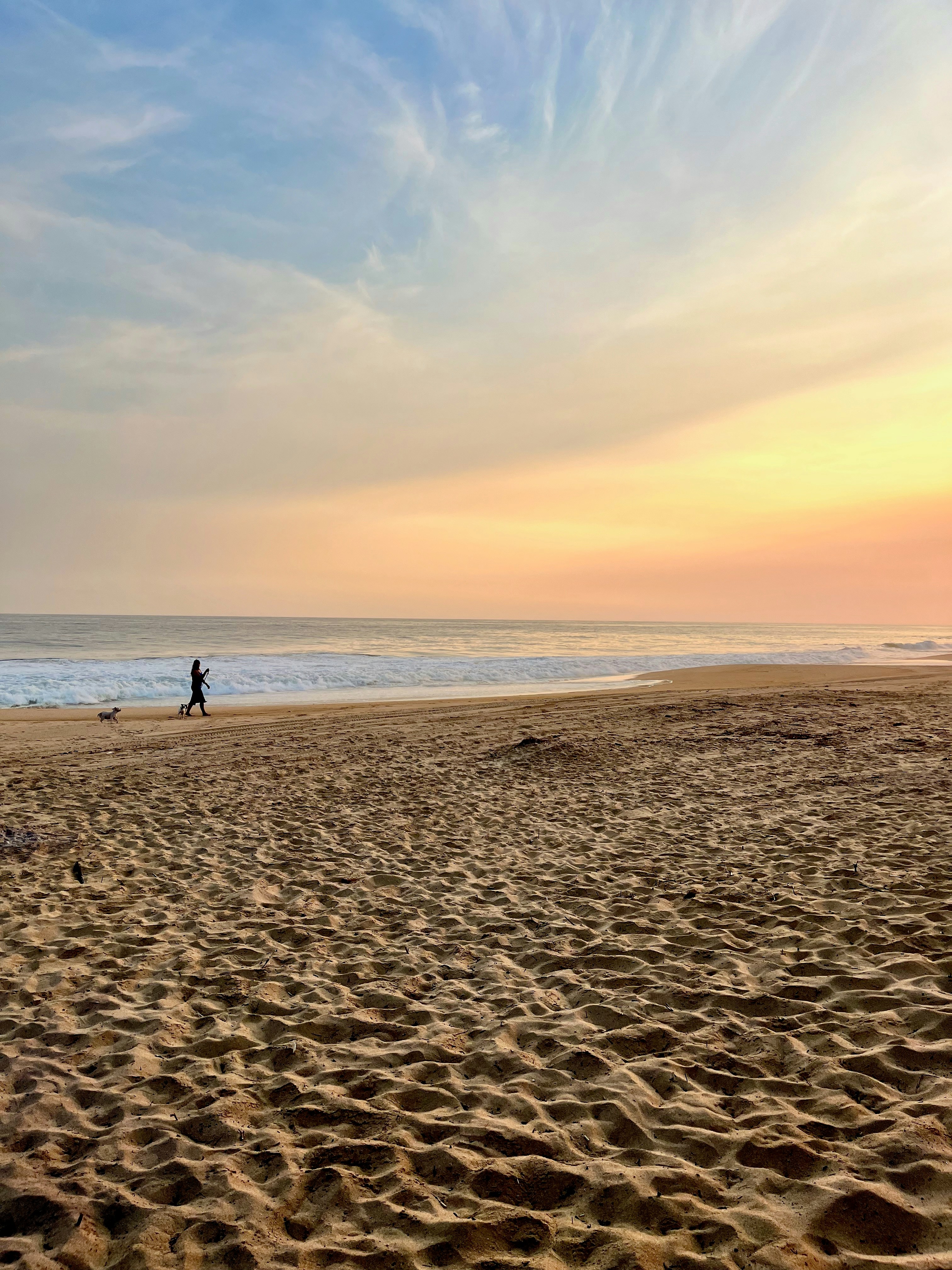 stainless steel bowl on white table cloth