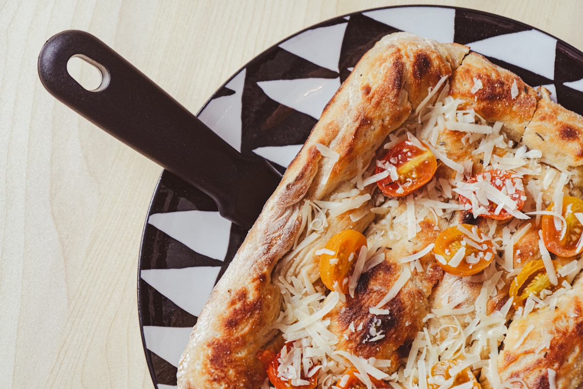 Can I Make Crispy Pizza at Home in a Cast Iron Pan?