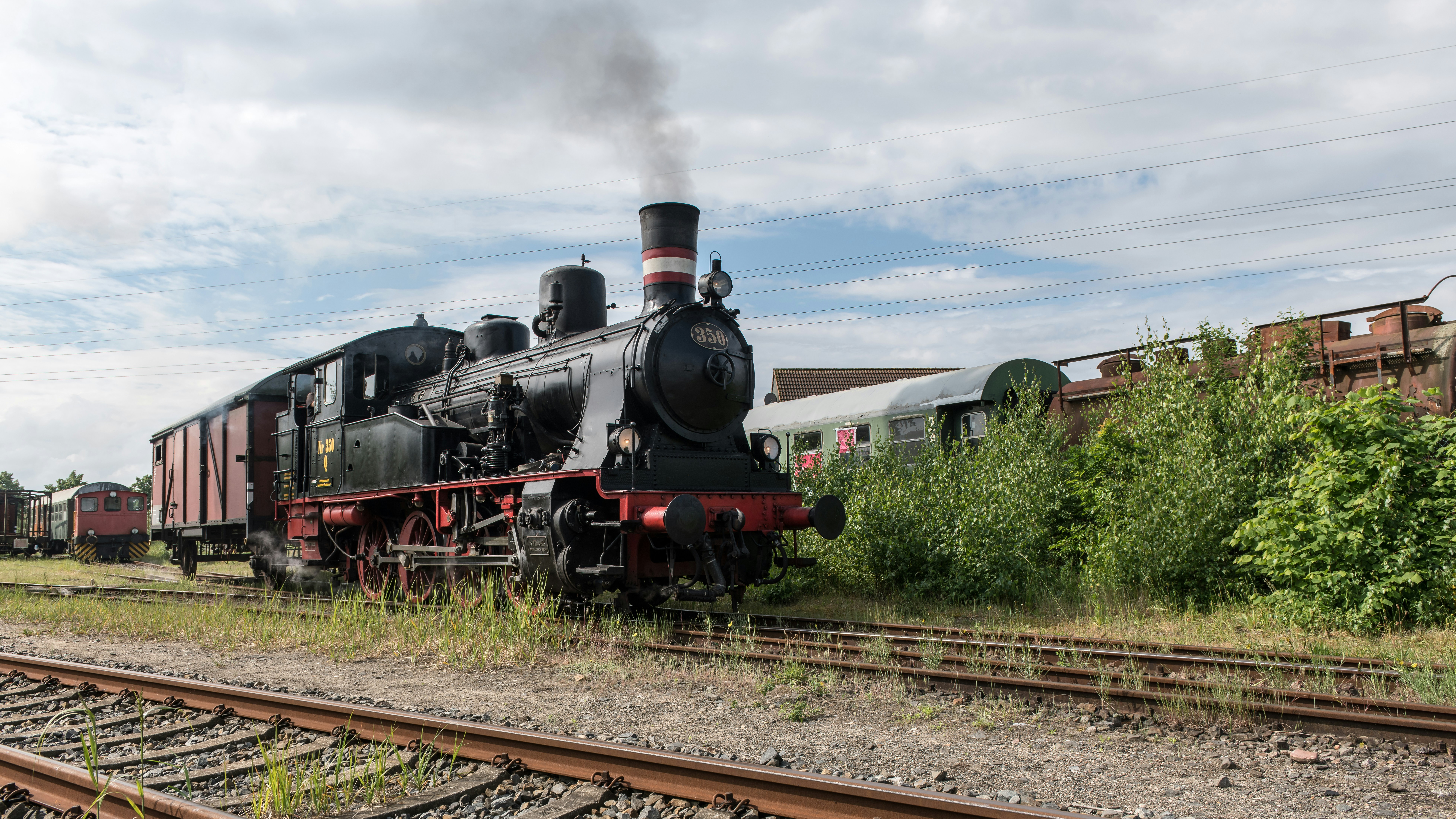 photo-1716272866463-0f8271370048?ixid=M3wxMjA3fDB8MXxzZWFyY2h8MTh8fGZyaXNjaCUyMHNjaHdhcnolMjBnbGF0dGVzJTIwdHIlQzMlQkNmZmVsfGVufDB8fHx8MTcxODc2MDY0Mnww\u0026ixlib=rb-4.0.3