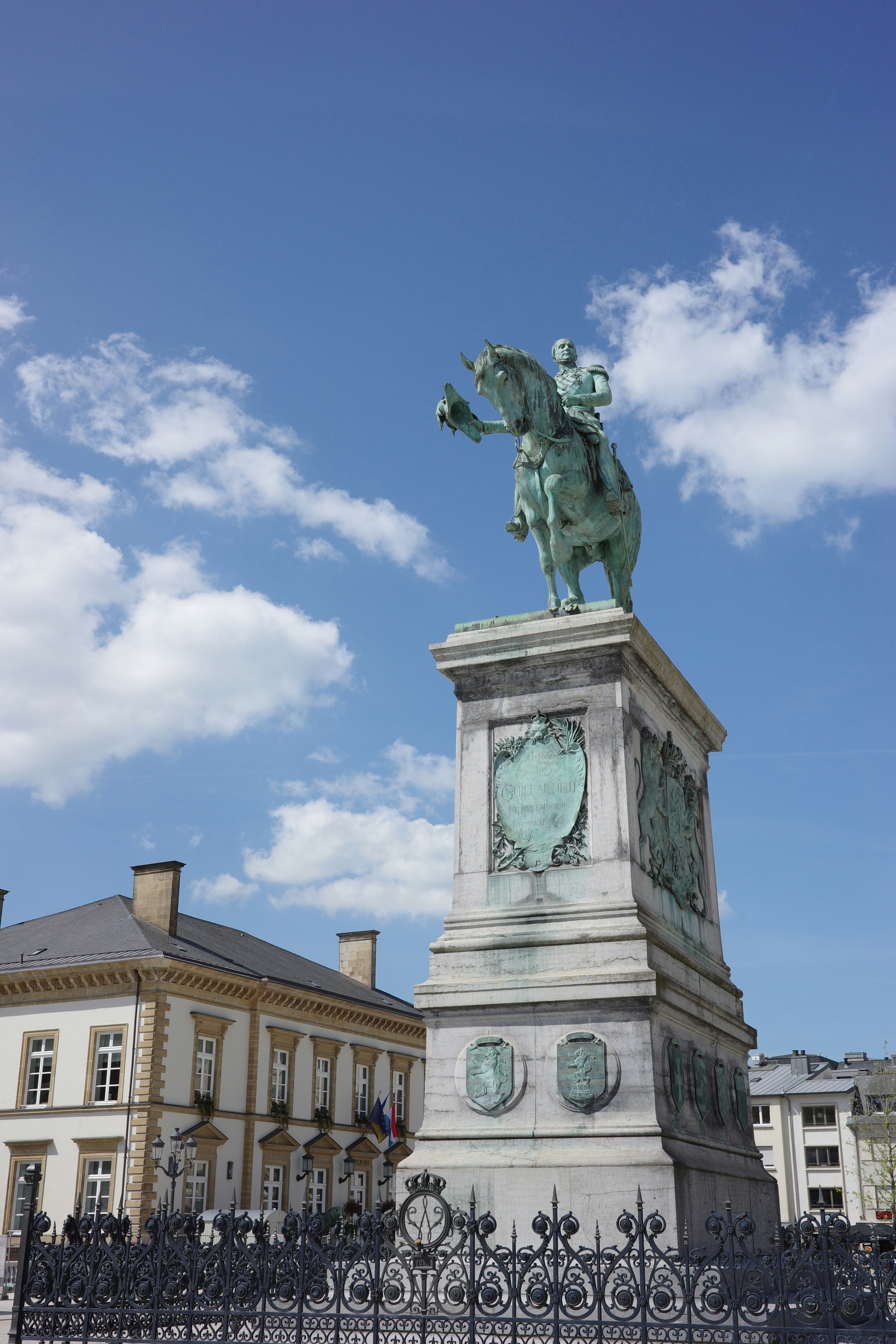 photo-1716392971698-5cb8cd1dfcdf?ixid=M3wxMjA3fDB8MXxzZWFyY2h8MTl8fHN0YXR1c3xlbnwwfHx8fDE3NTE5NzAwODd8MA\u0026ixlib=rb-4.1.0