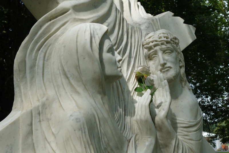 Best Places to Work From in Lourdes: A Remote Worker's Guide