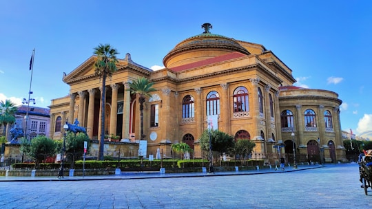 a large building with a dome on top of it