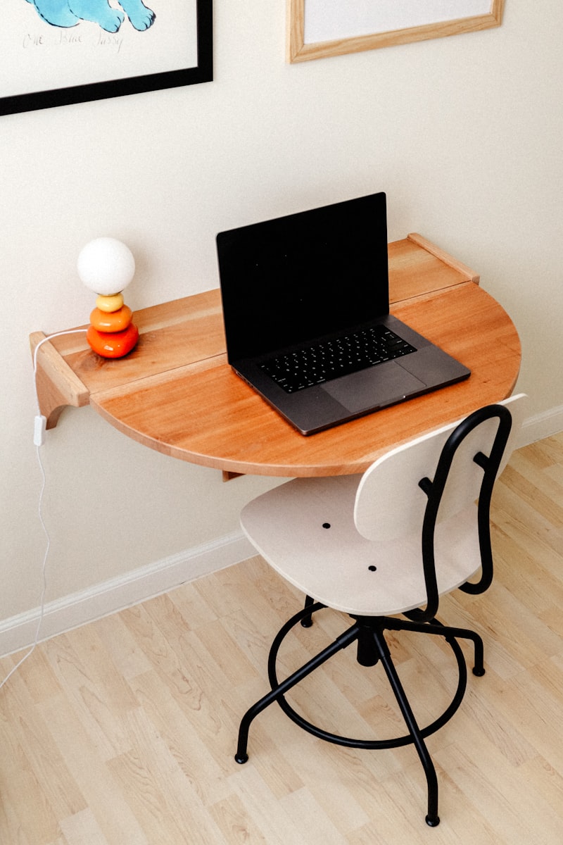 Foldable wall-mounted desk for small spaces