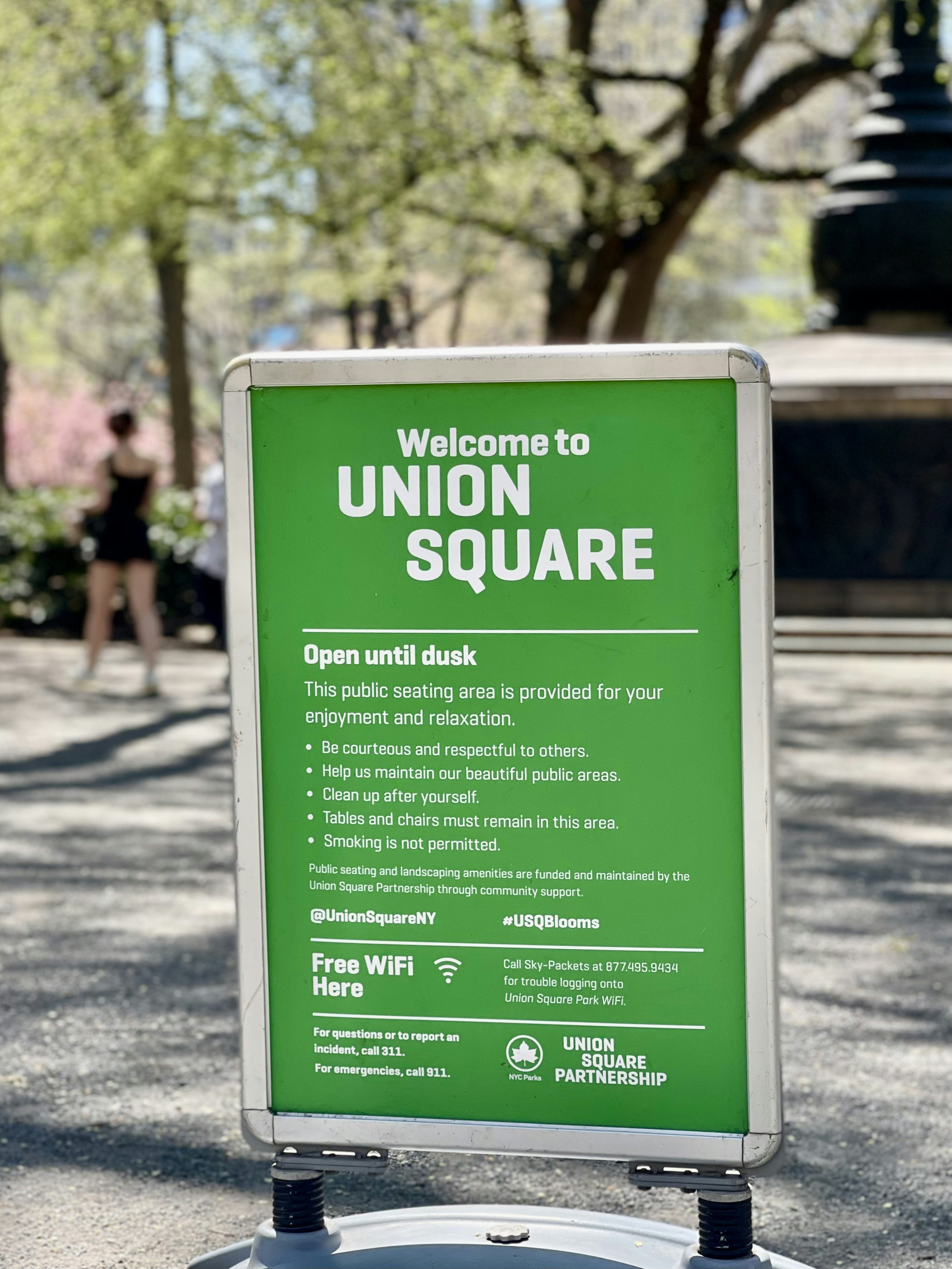 길가에 있는 표지판