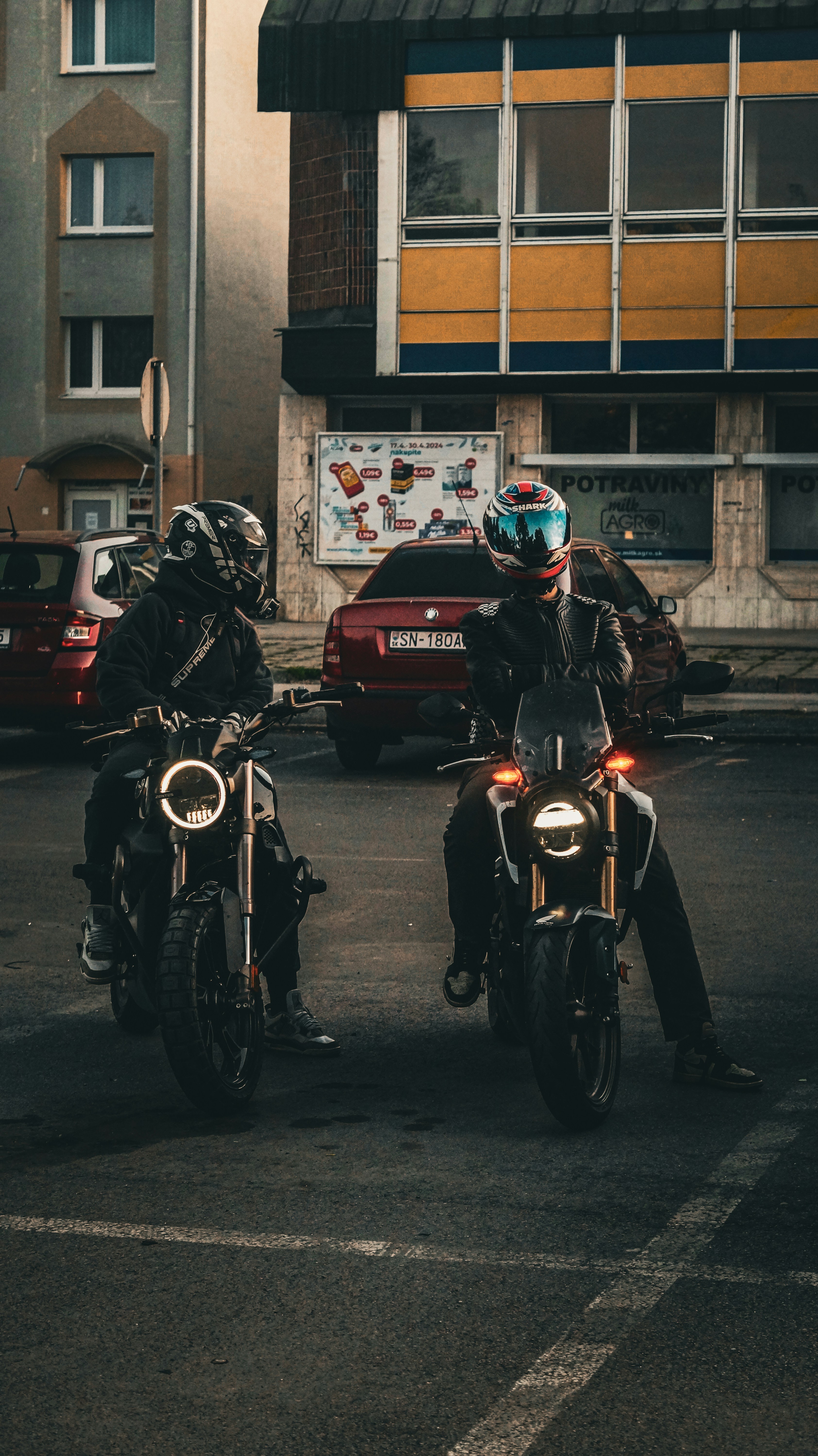 photo-1716544586879-04c716bc4dbb?ixid=M3wxMjA3fDB8MXxzZWFyY2h8MTB8fHNlY29uZCUyMGhhbmQlMjBtb3RvcmJpa2VzfGVufDB8fHx8MTc2Mjk0NTcxOXww\u0026ixlib=rb-4.1.0