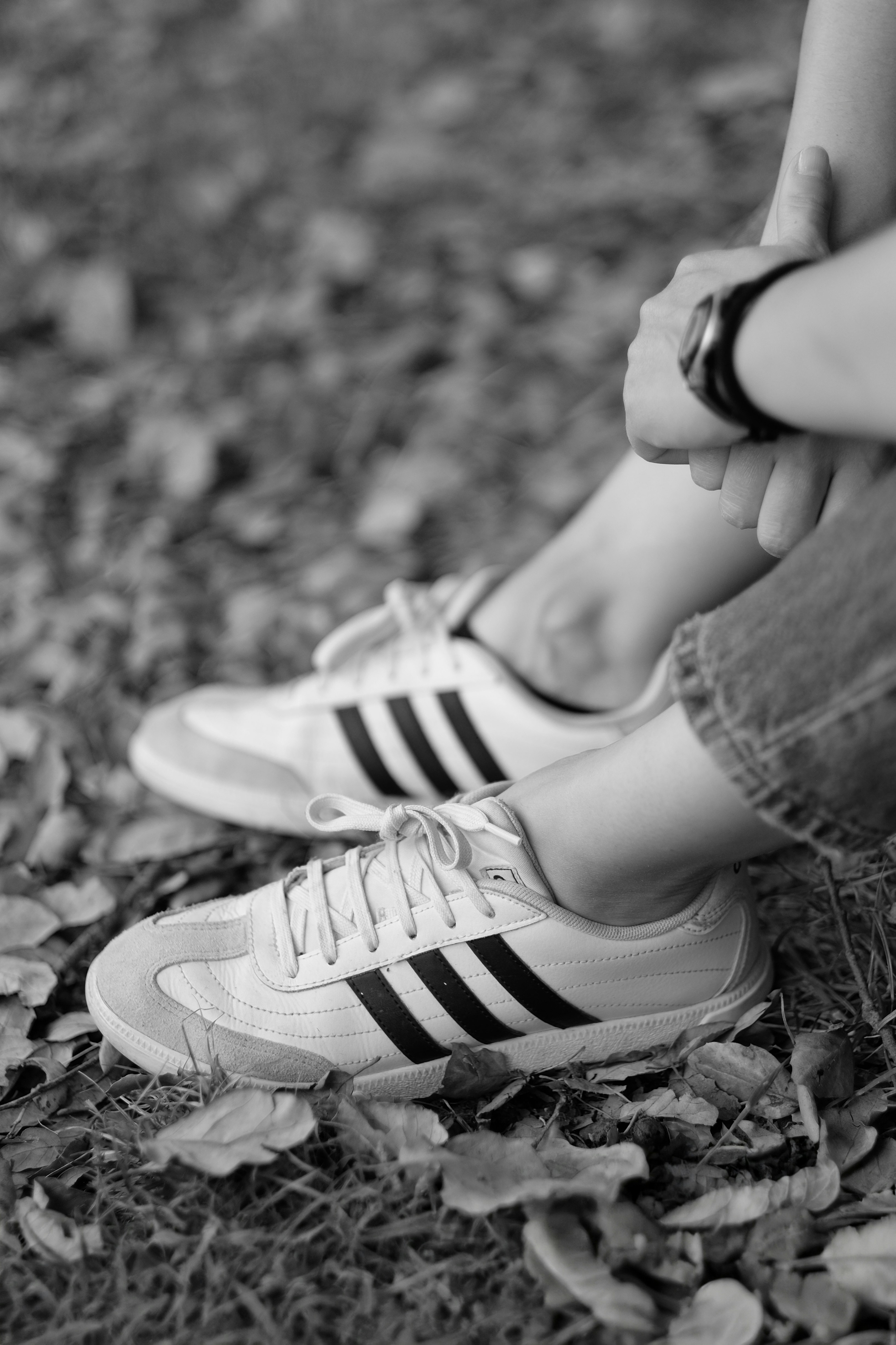 zapatillas_blancas_para_mujeres_jóvenes