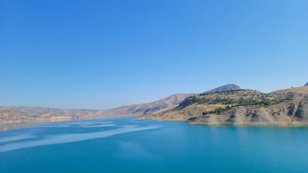 A large body of water surrounded by mountains — Sulaymaniyah, Iraq