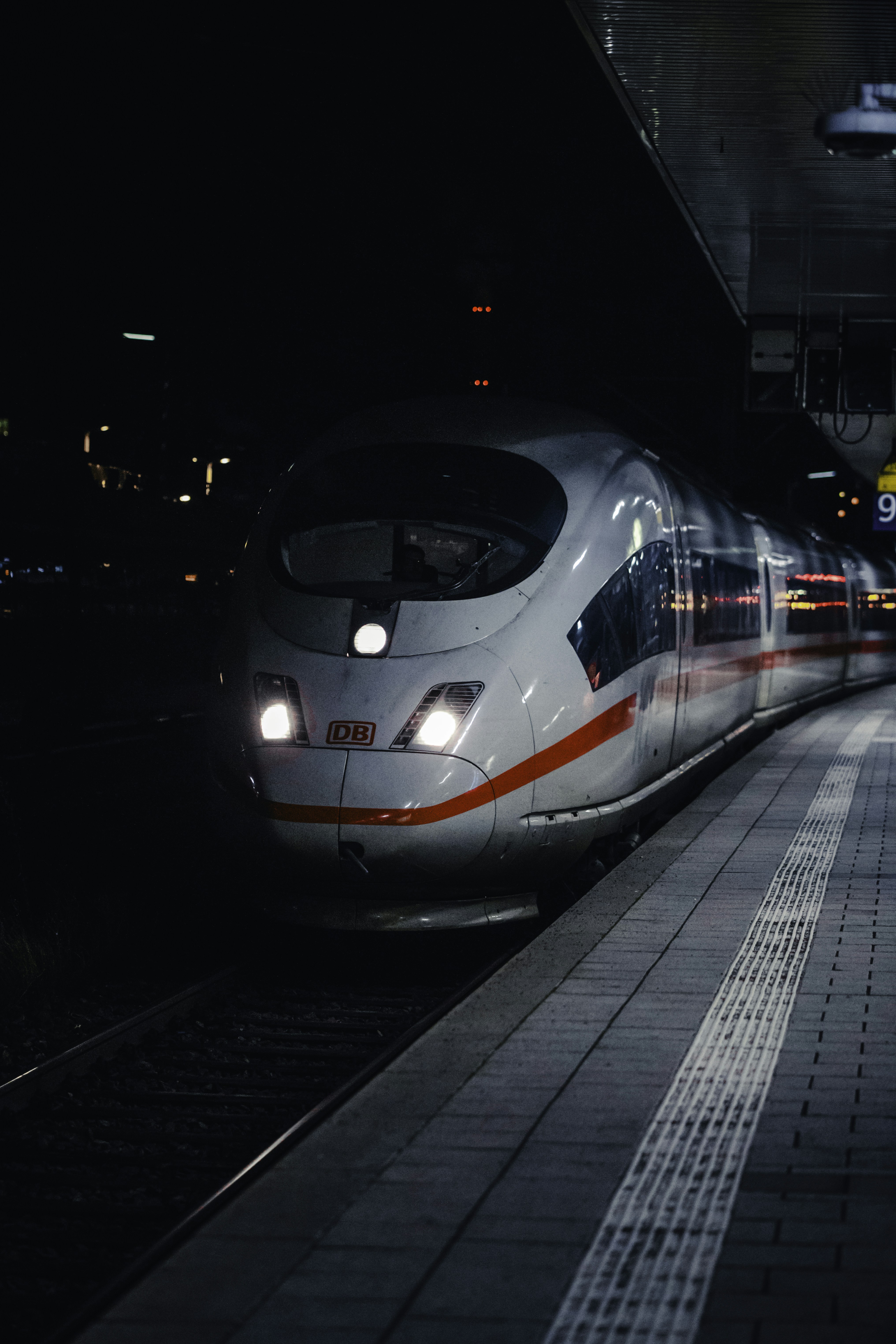 Photo by winstontjia