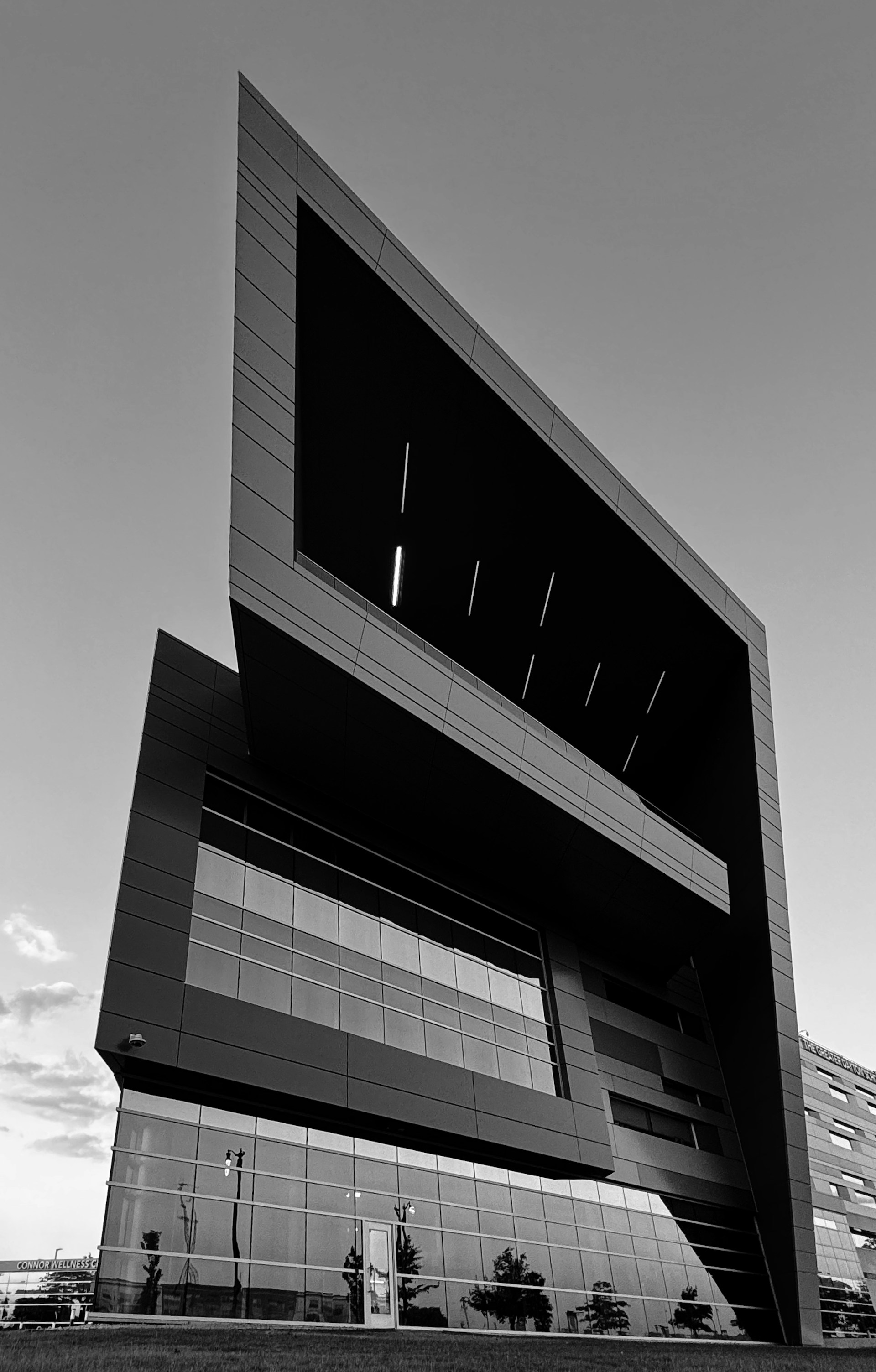 a black and white photo of a building