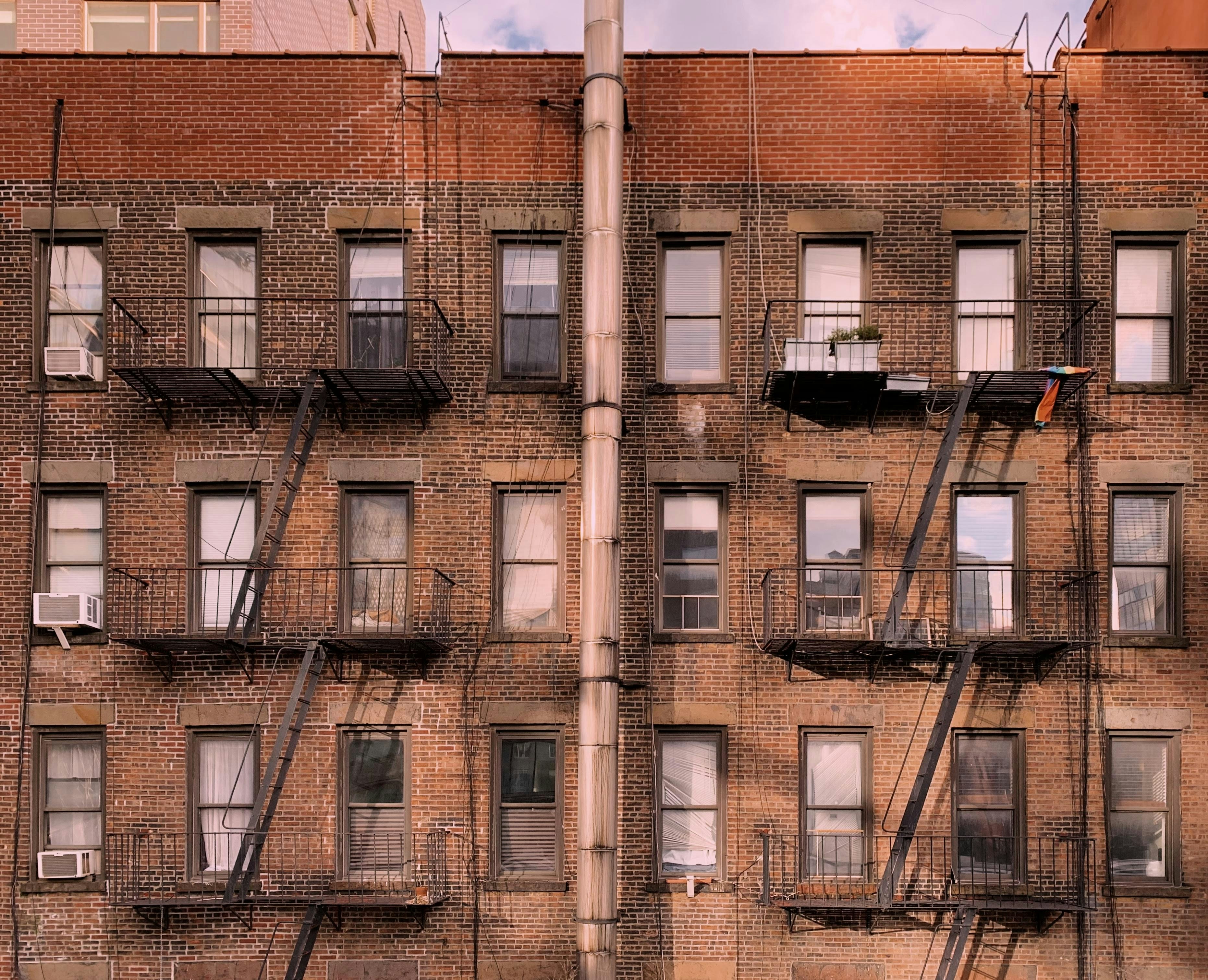 Back view of a New York building, as seen from the High Line