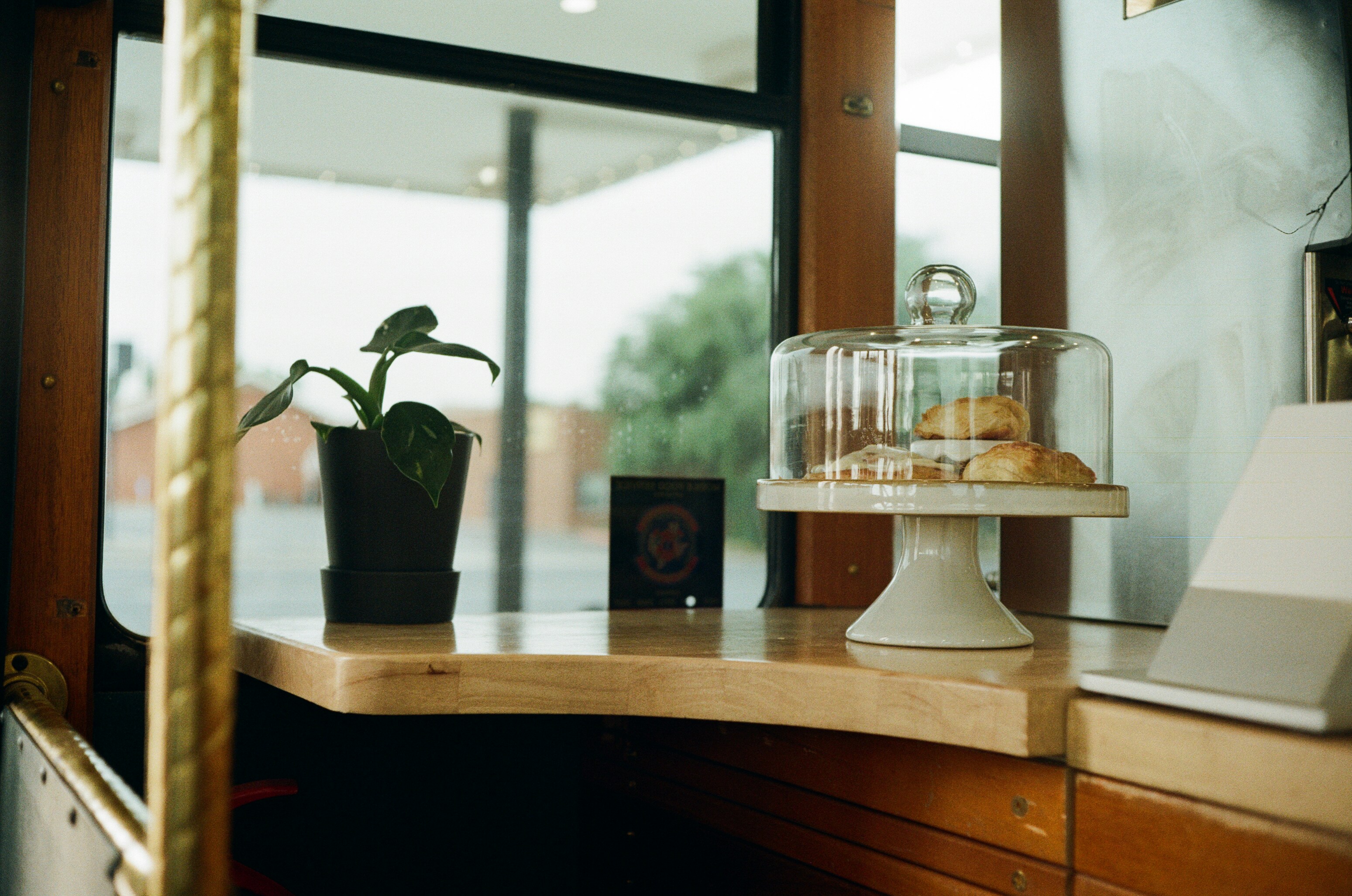 Photo by karbondated