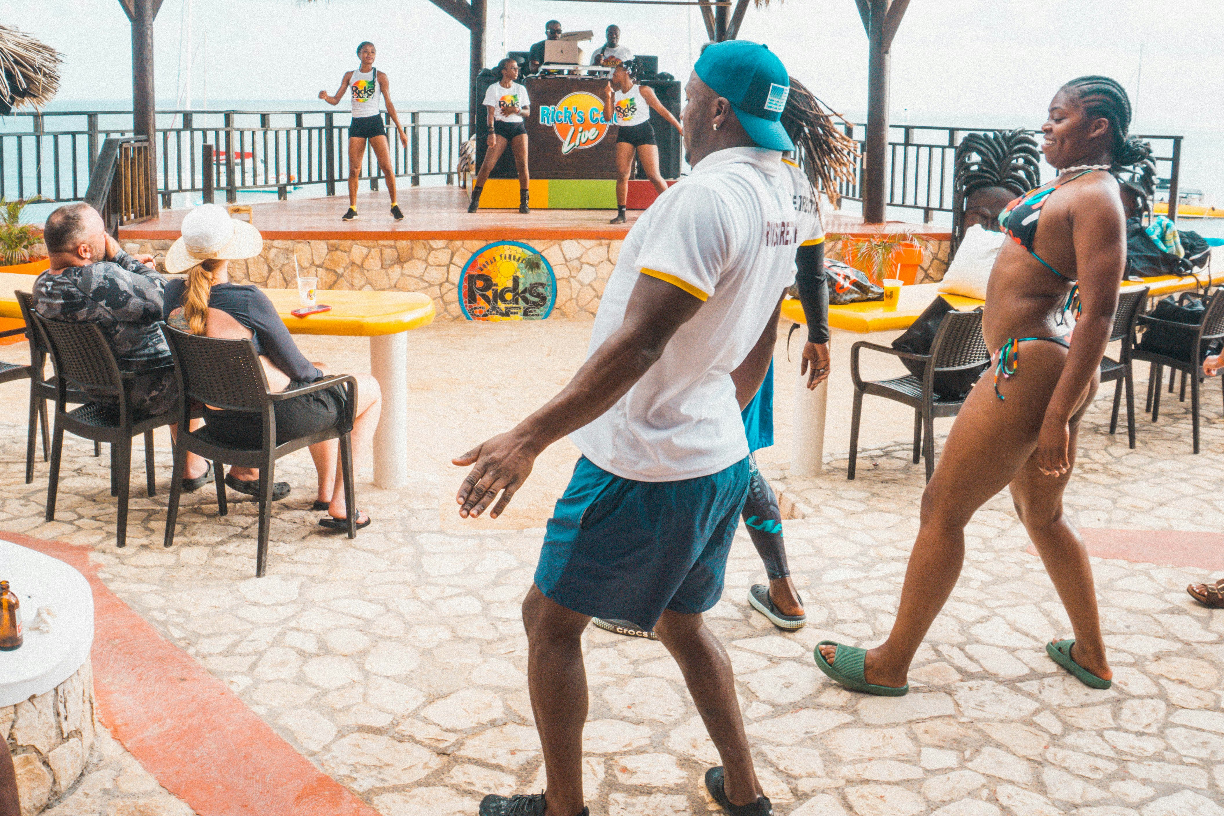 Roots Reggae et Dub : Les Radios Streaming pour les Puristes en 2026