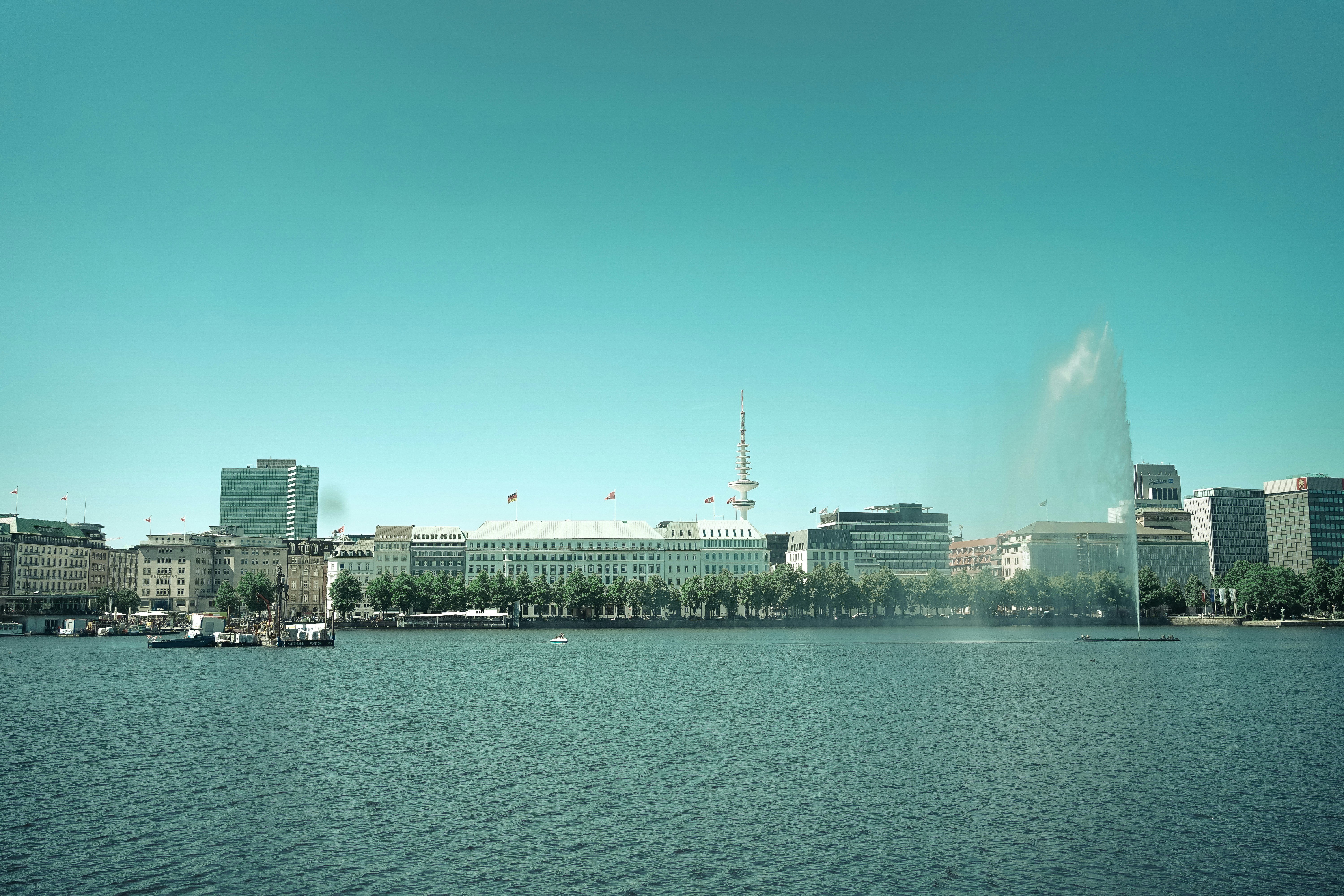 Photo by benjirokaneki