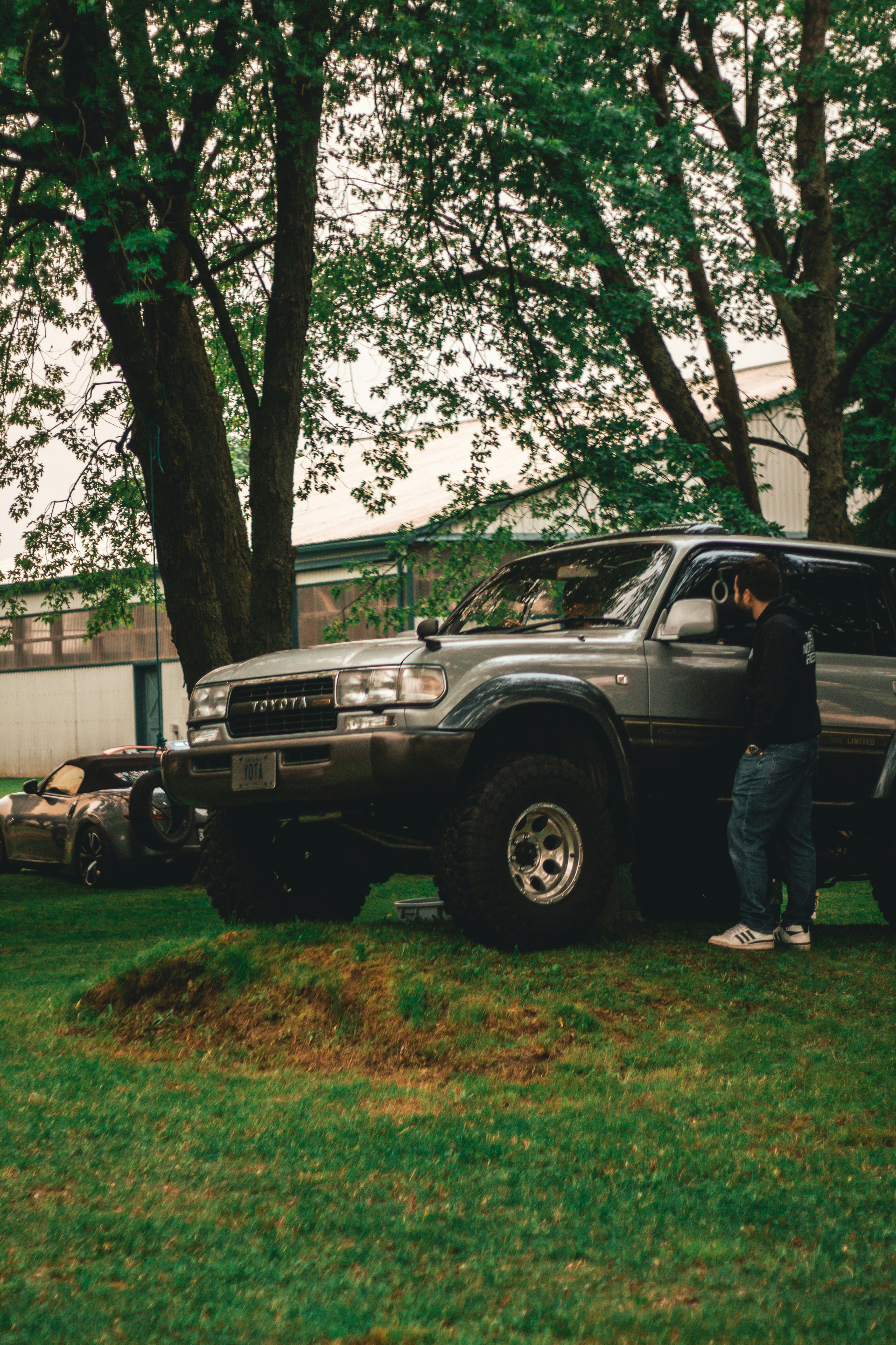 land cruiser wallpaper, wallpaper, Land Cruiser 300: A Deep Dive into Toyota's Icon 6