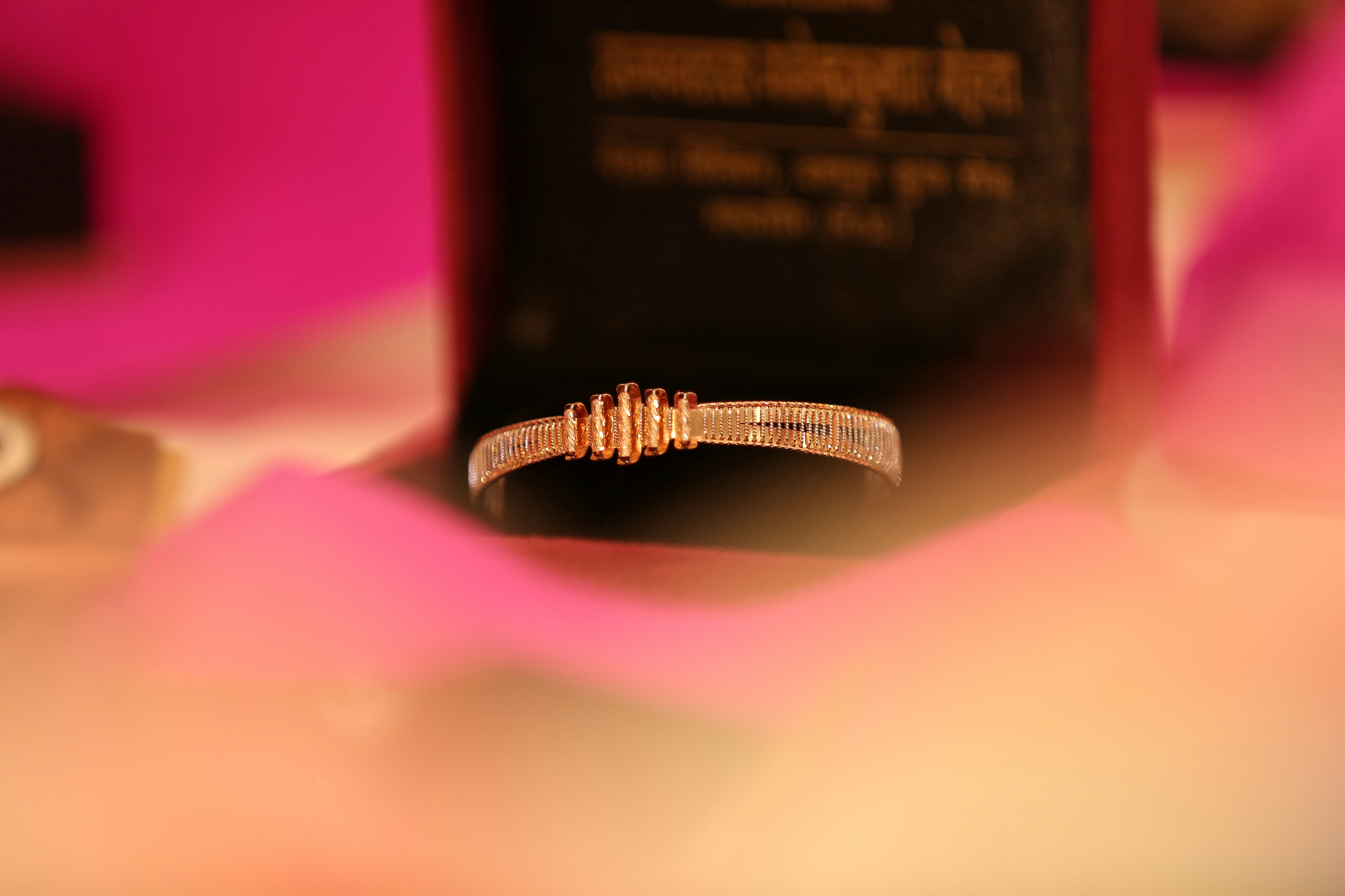 photo-1717147870014-61068a949051?ixid=M3