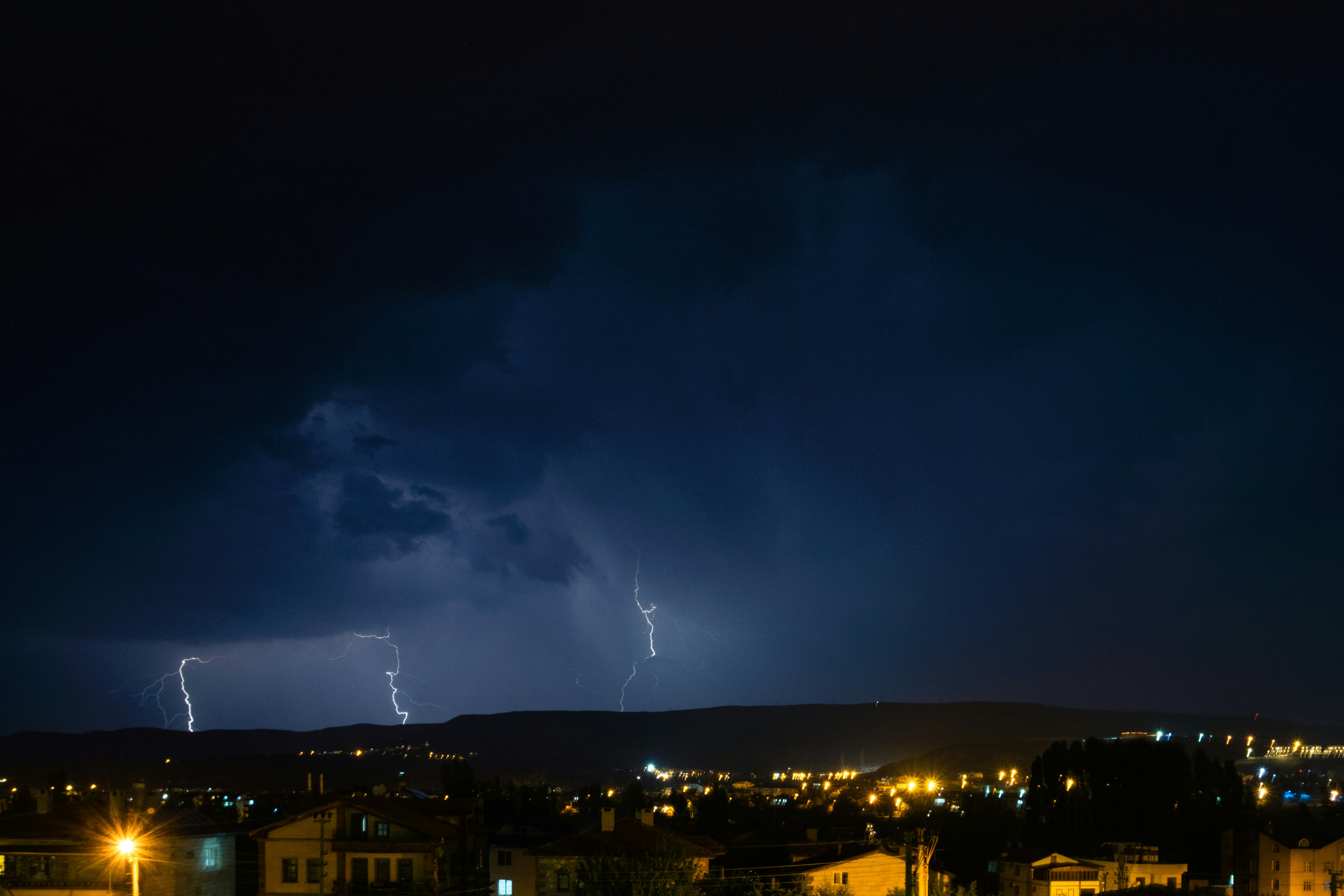 Catastrophe Models Are Holding the Line on Secondary Peril Uncertainty, Swiss Re Says