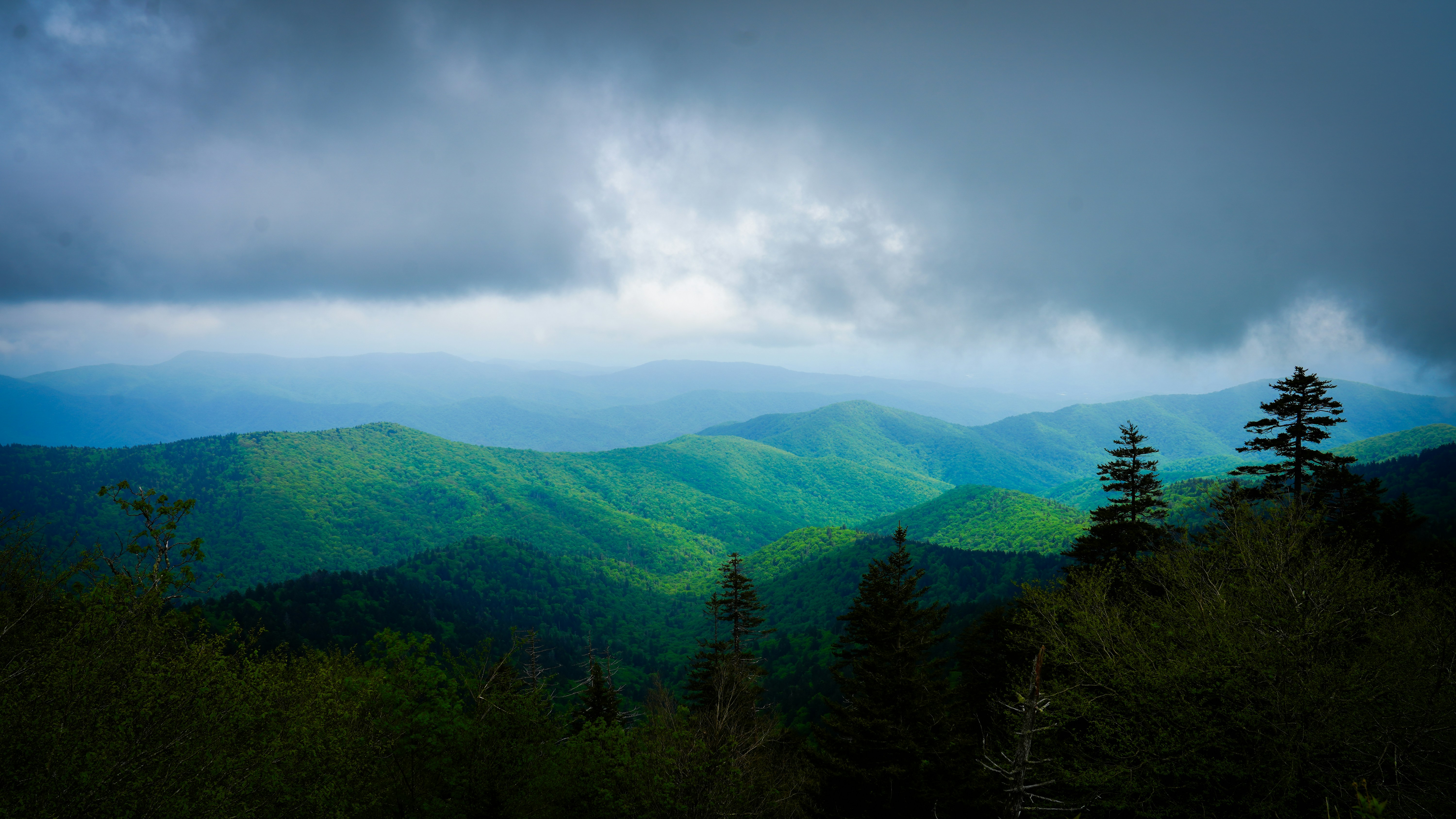 a view of the mountains from a high point of view