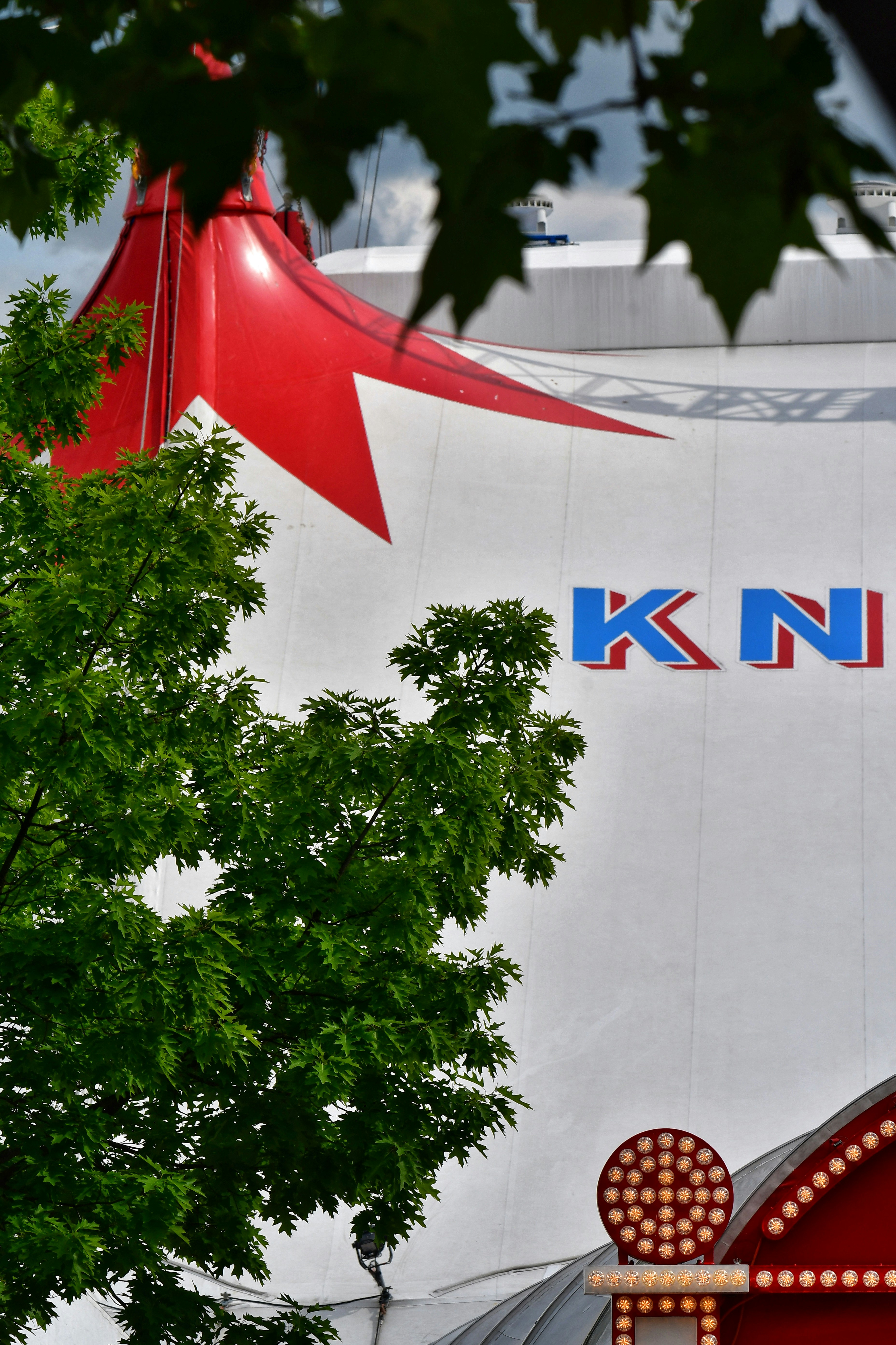 Evercore ISI Group Downgrades Kimberly-Clark to In-Line, Lowers Price Target to $120