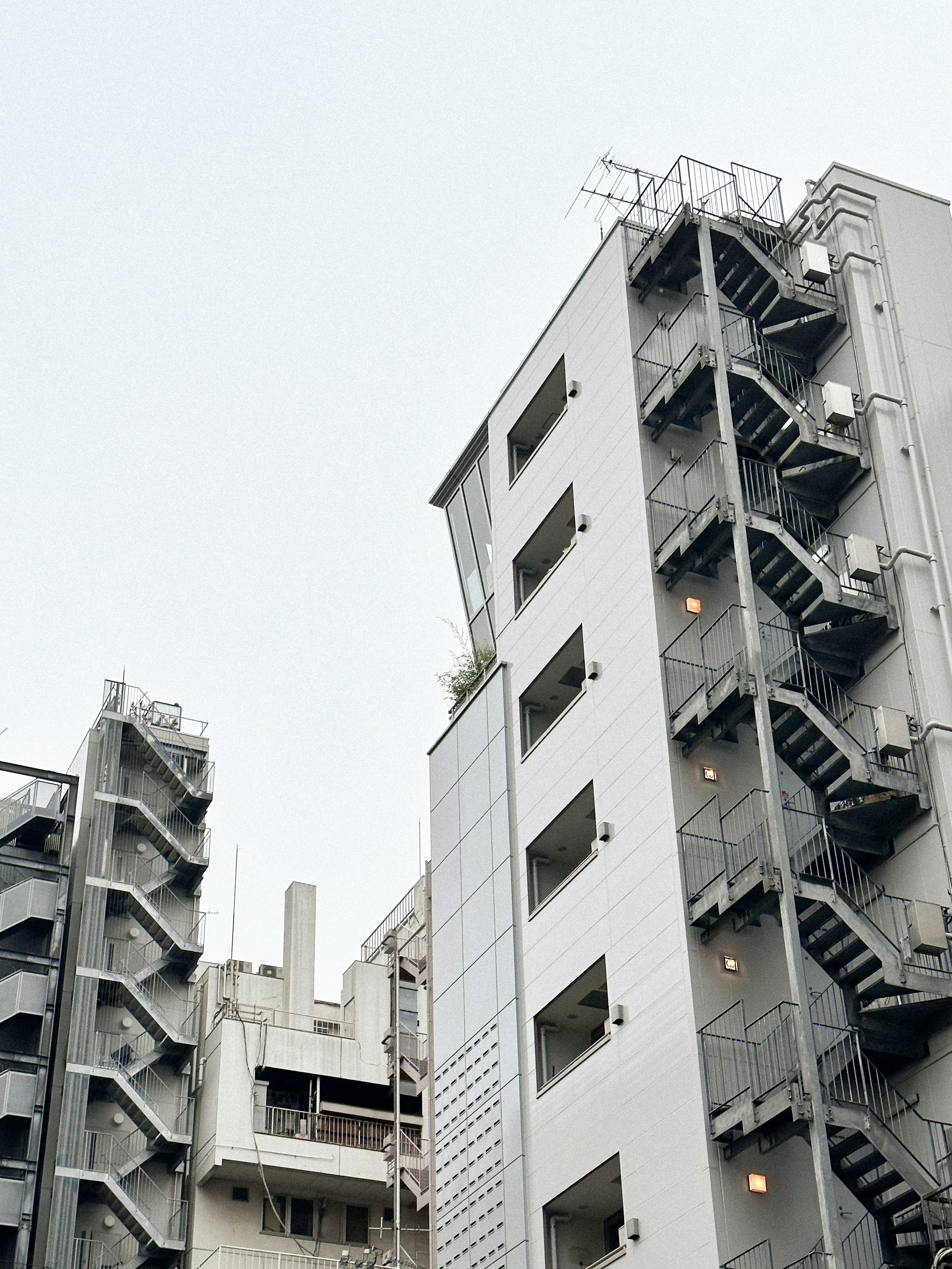 photo-1717322191101-2fa1dcf70c4e?ixid=M3wxMjA3fDB8MXxzZWFyY2h8Mnx8Y29uY3JldGUlMjBjb21wYW5pZXMlMjBpbiUyMHRlbXBlfGVufDB8fHx8MTc2MTY4MDIyNHww\u0026ixlib=rb-4.1.0