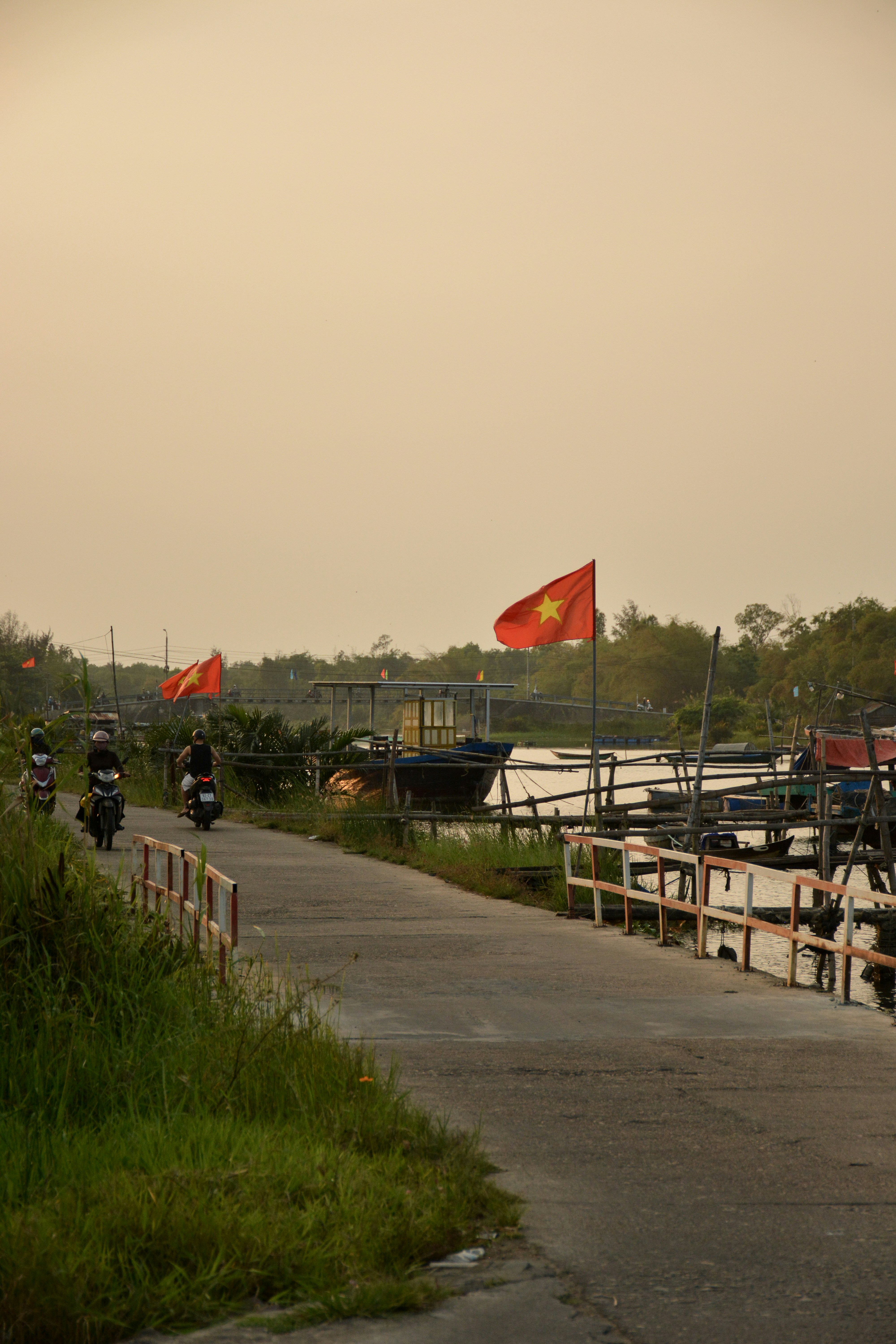 Riverside Bar District