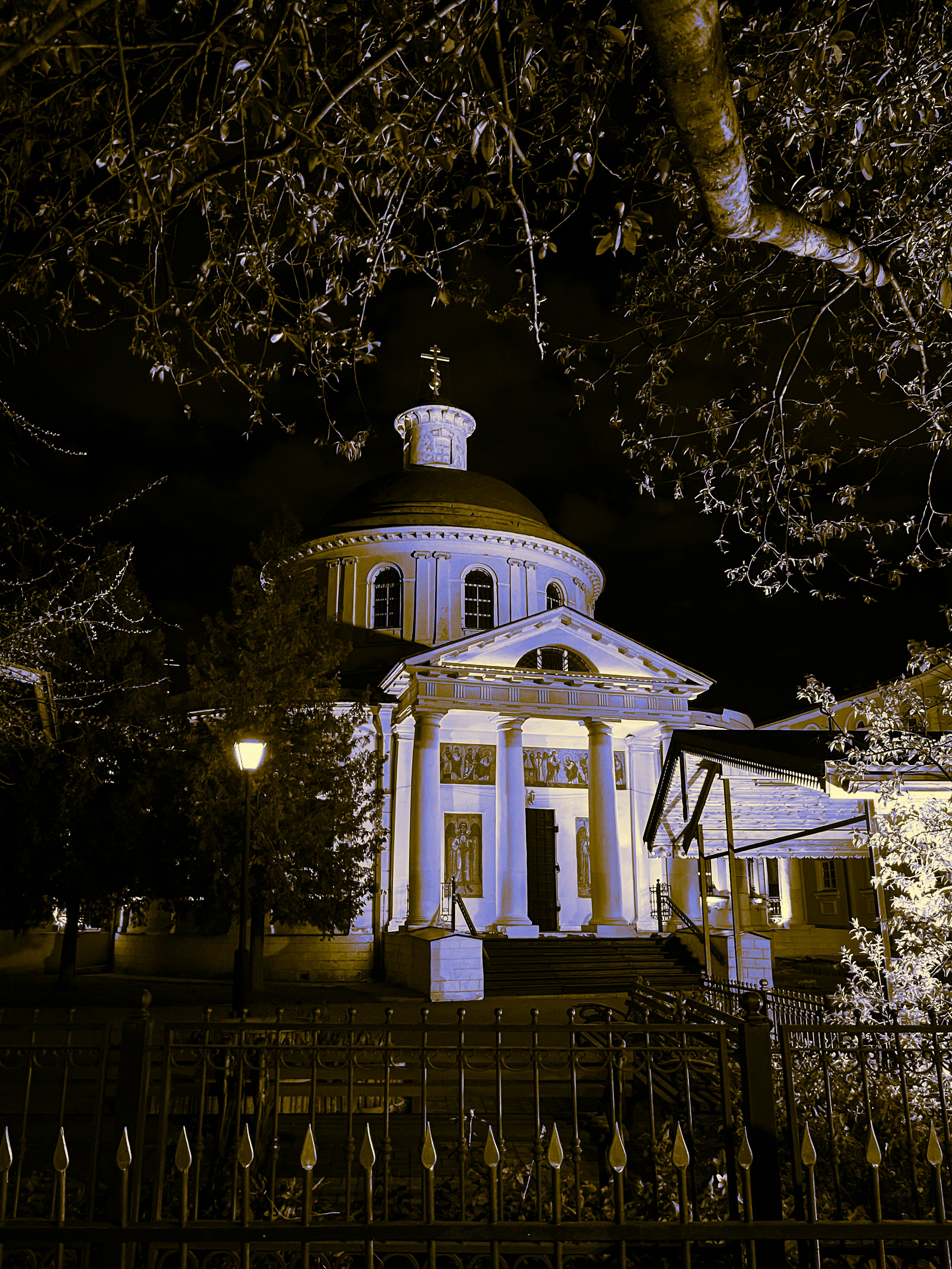 Photo by vladkozhemi