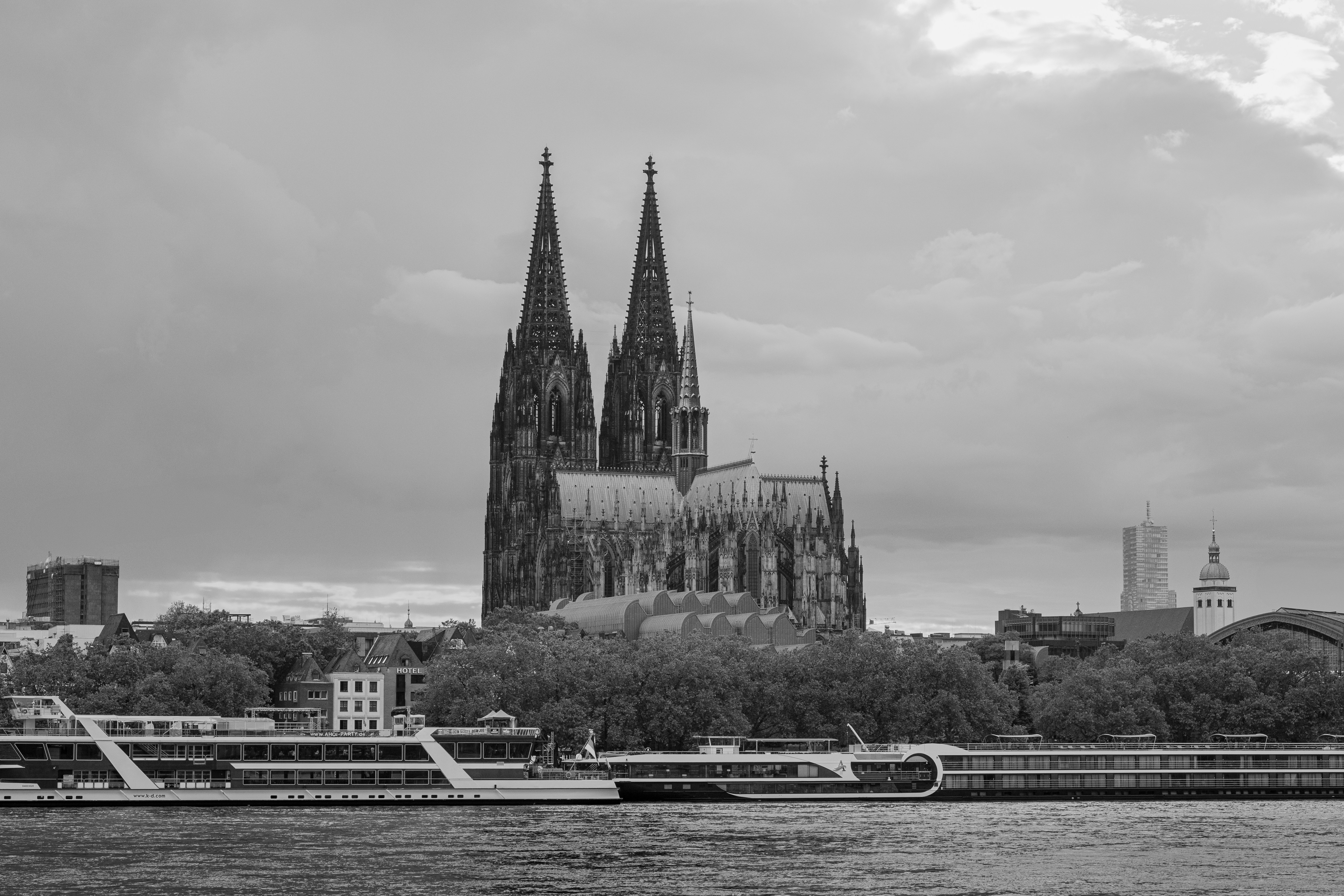 a black and white photo of a large cathedral