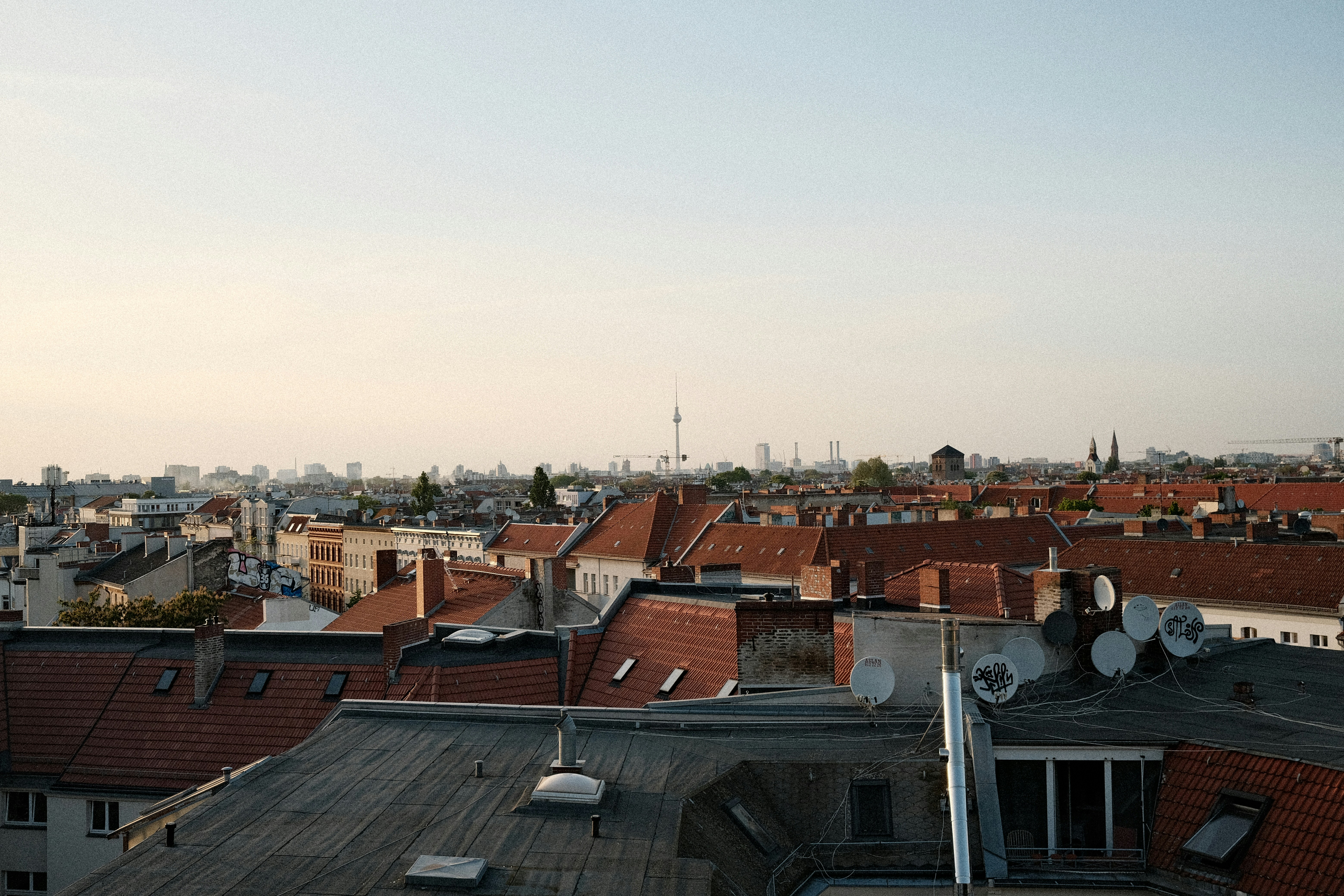 rooftop deck with city views - apartments for rent in uptown chicago il