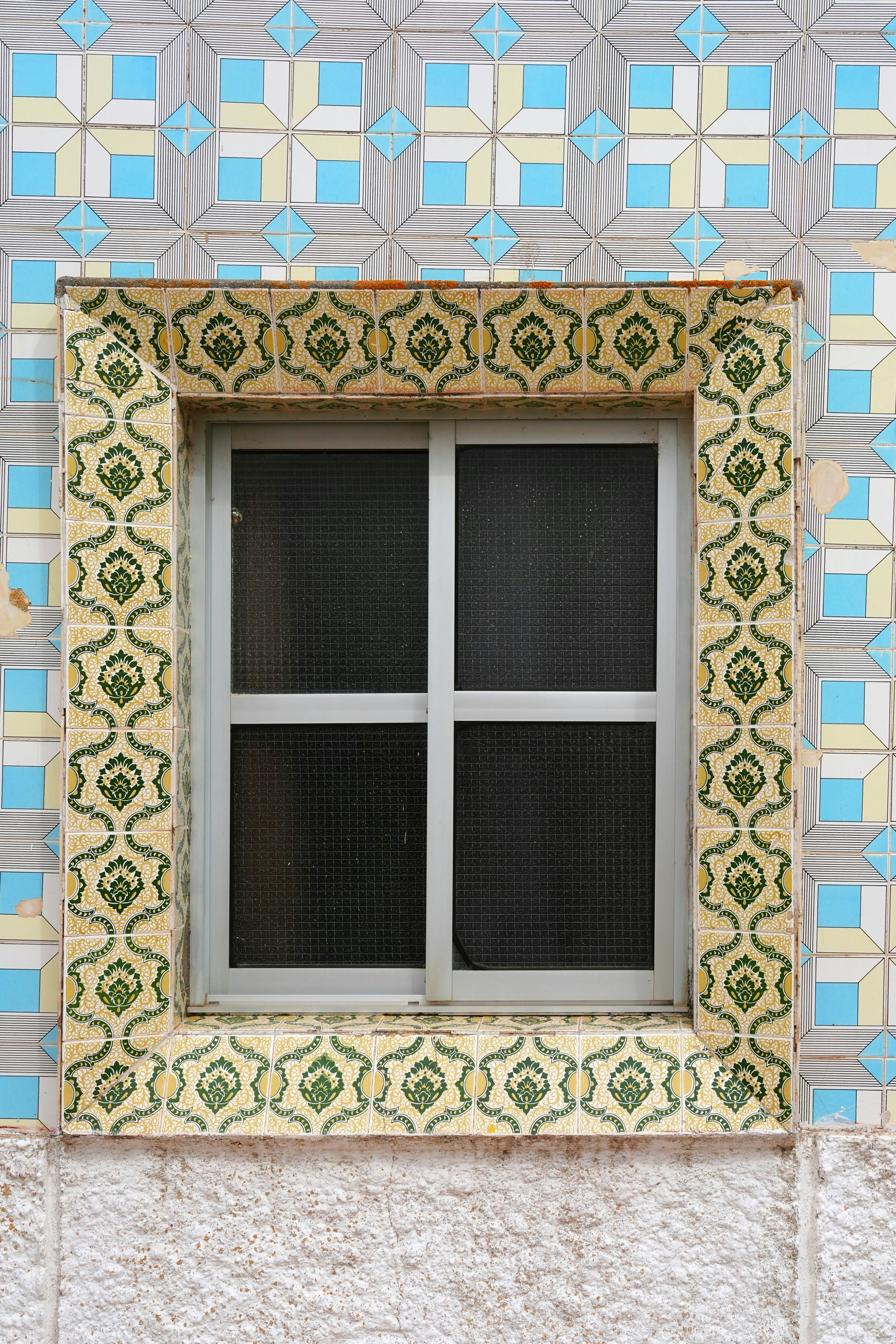 Various patterns of decorative window film