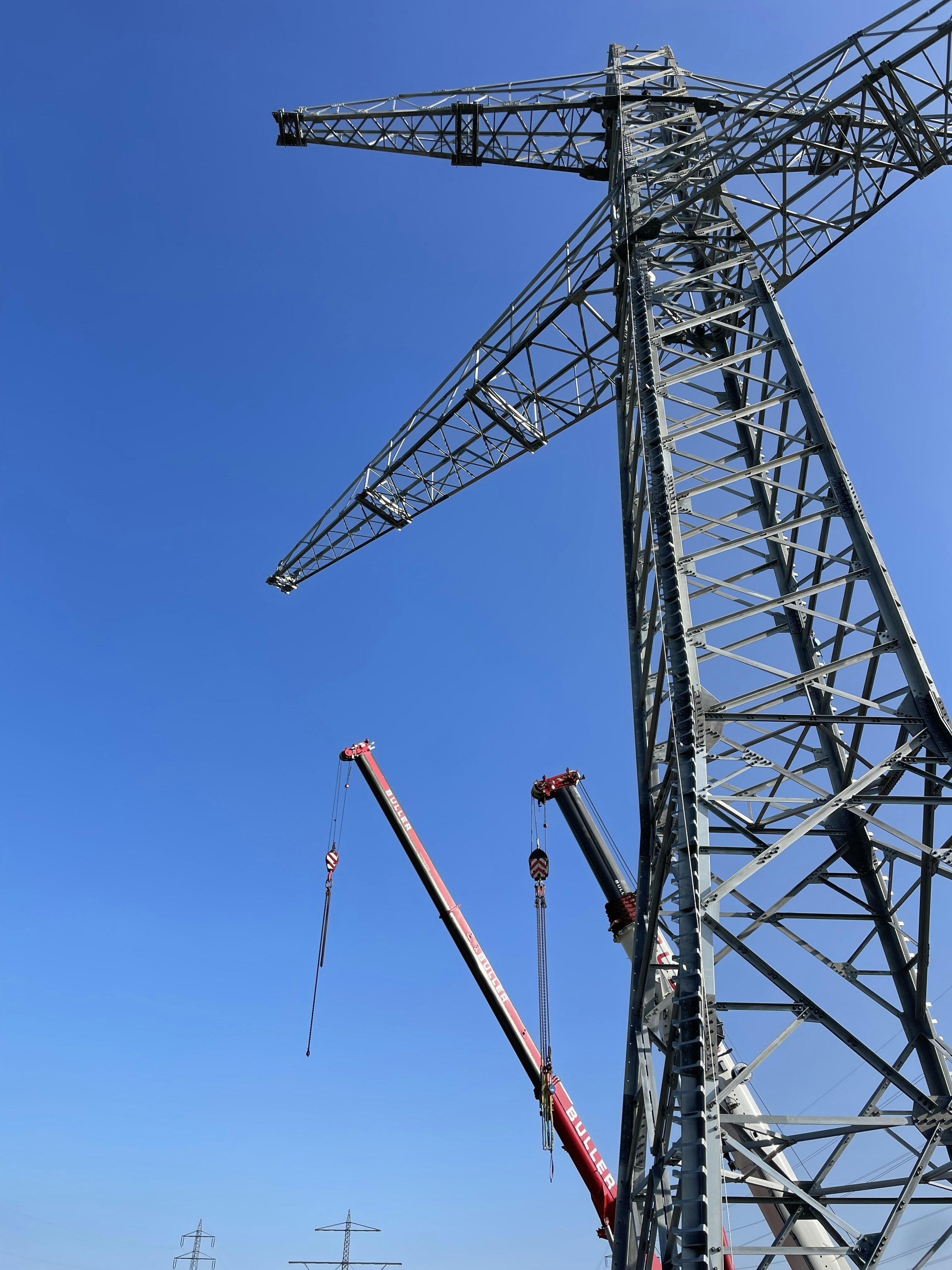a crane that is standing in the air