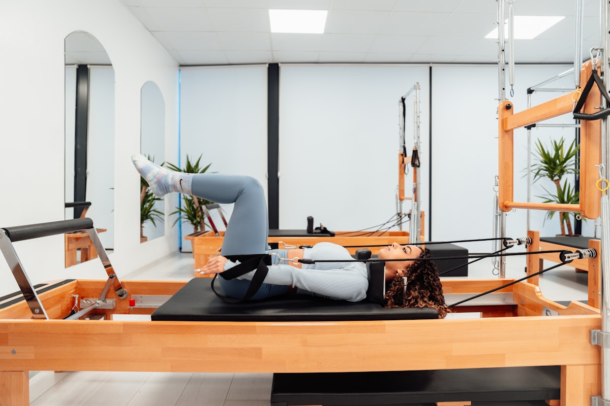 Hérnia de Disco: 4 Motivos Para o Pilates Clínico Ser Sua Grande Ajuda