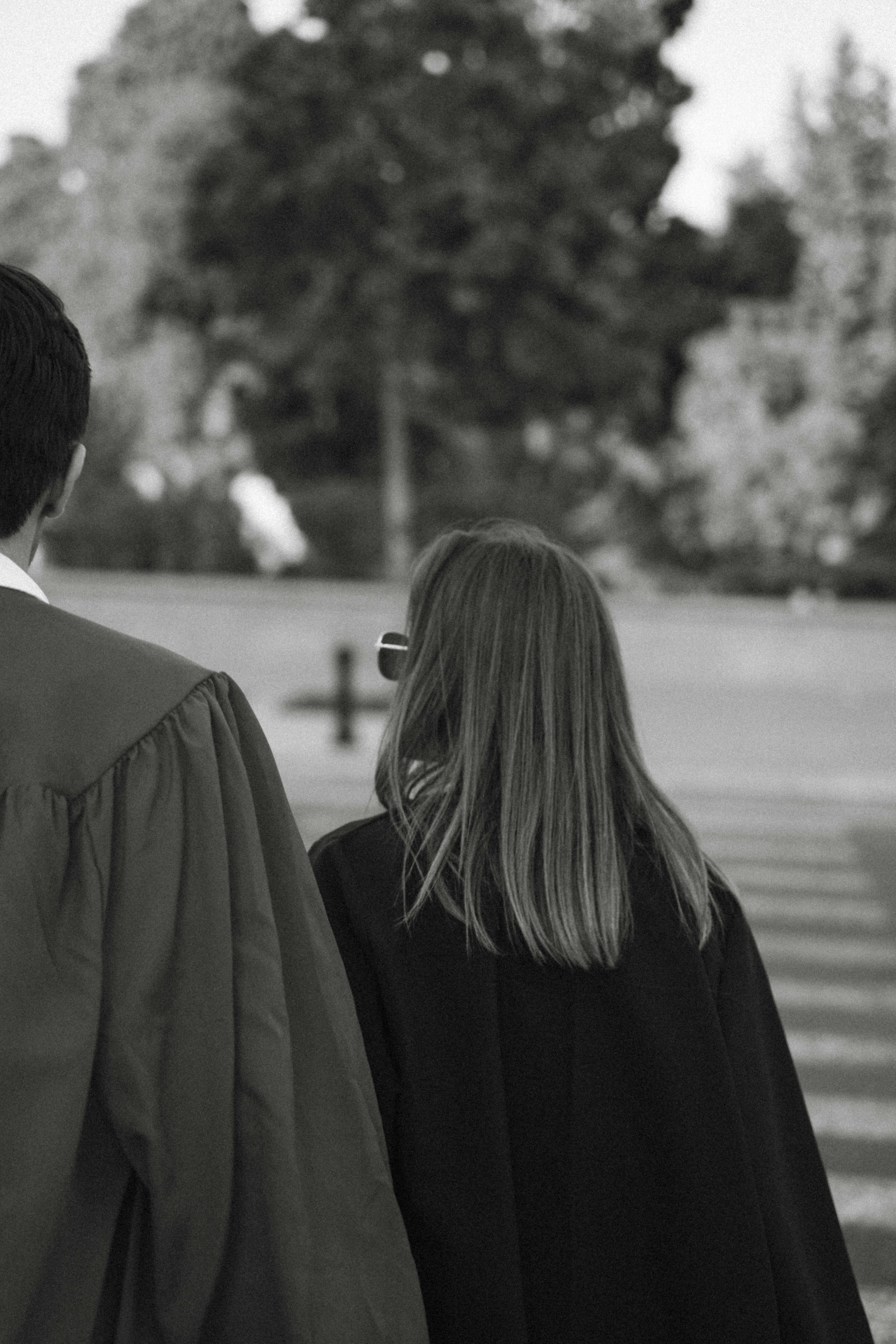 gray computer monitor