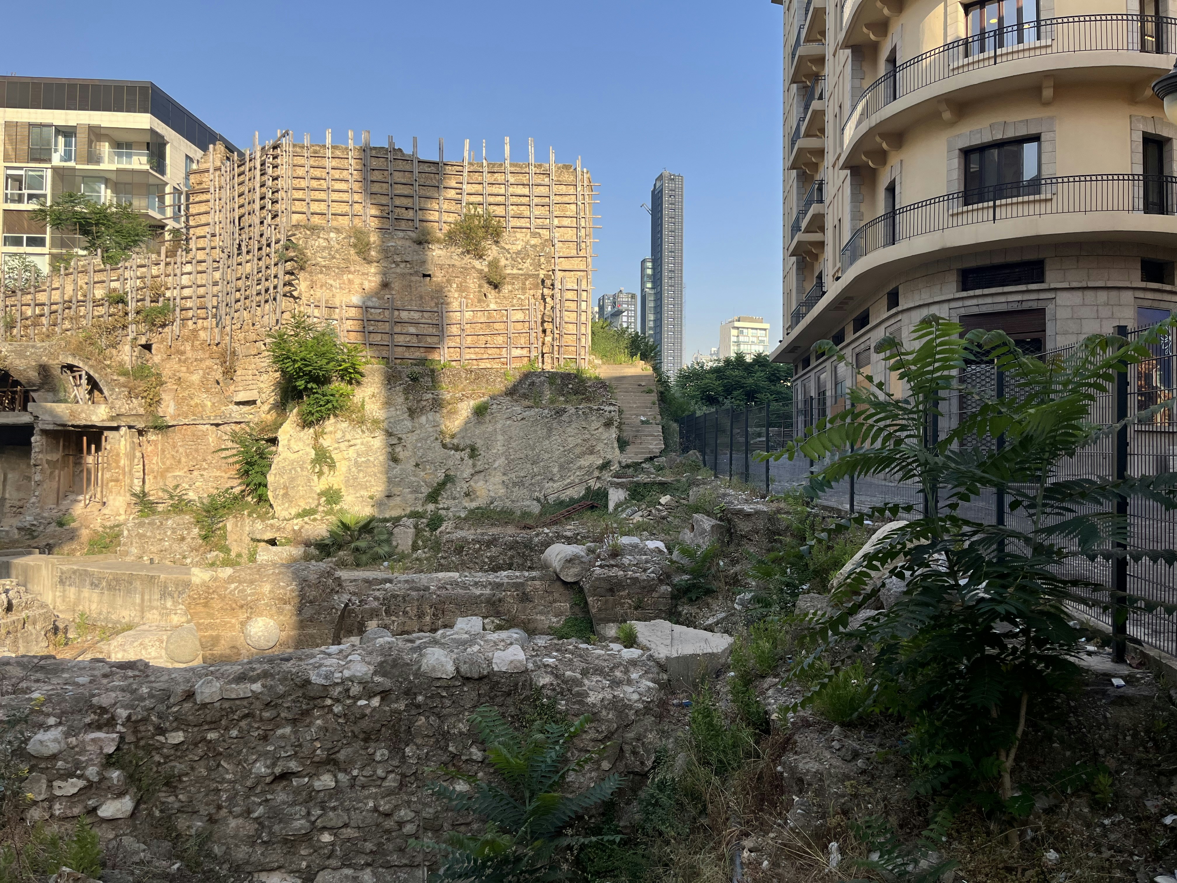 a large building with a bunch of windows on the side of it