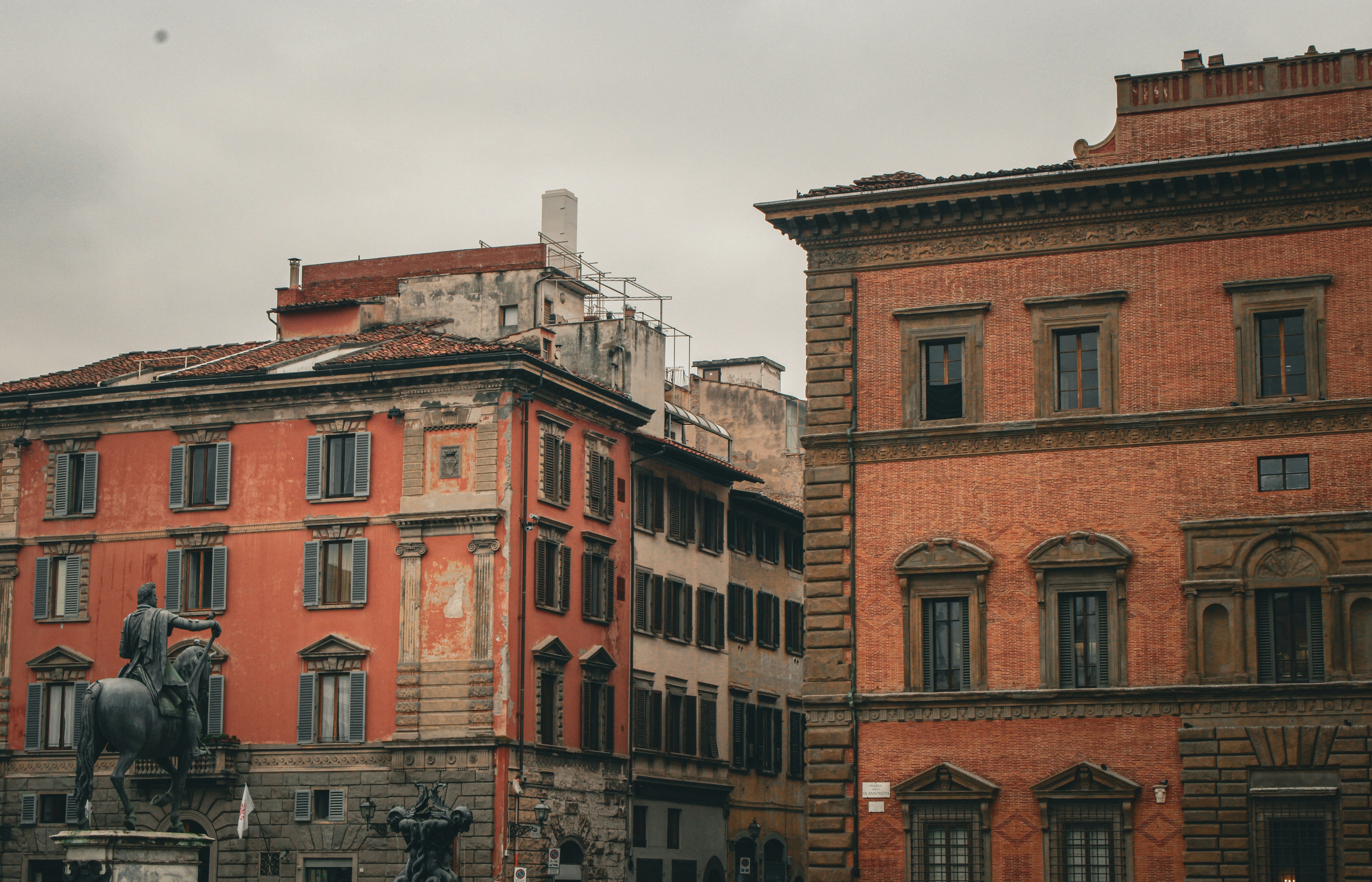 Photo by elenajolobai