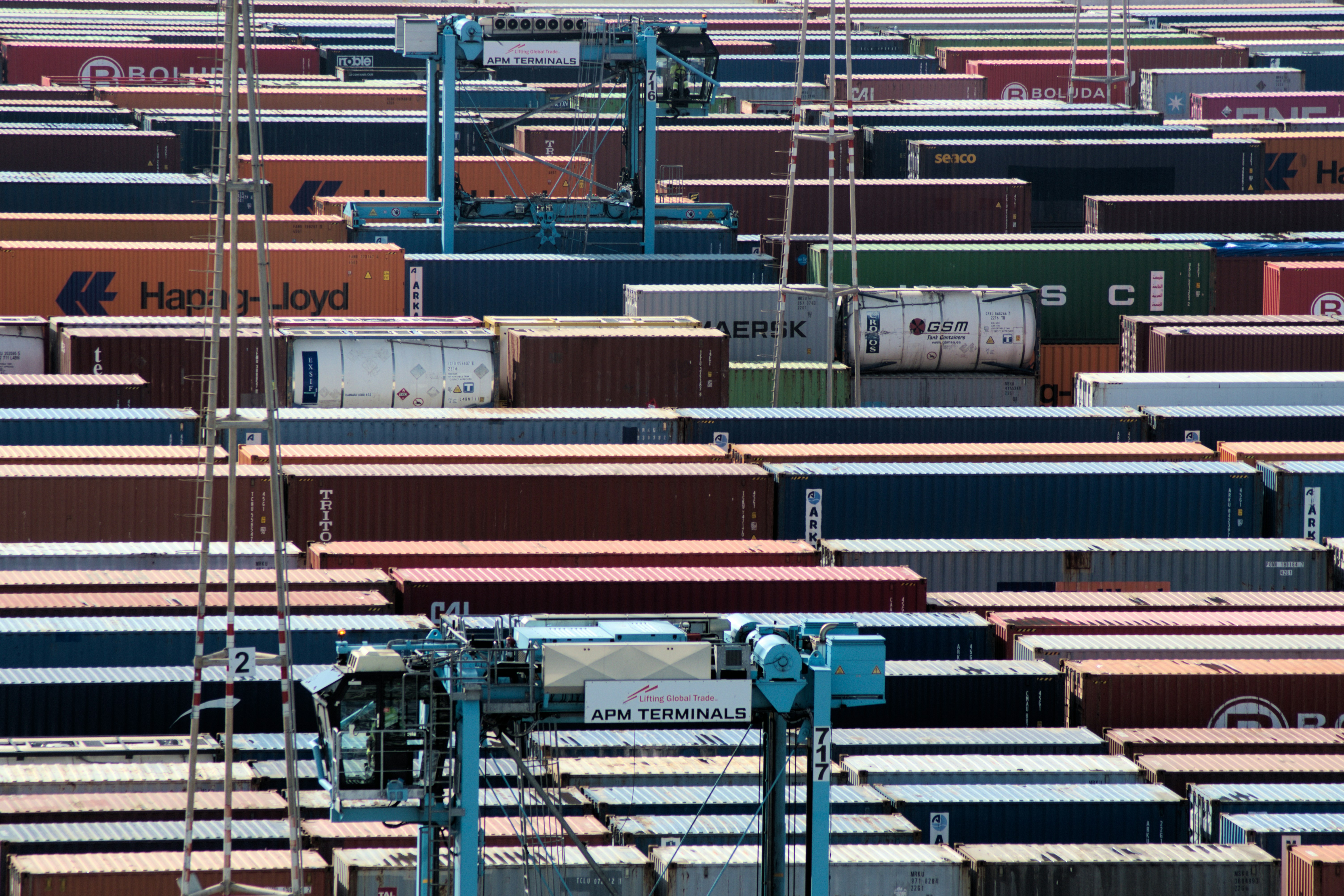 Warehouse, supply chain, economy