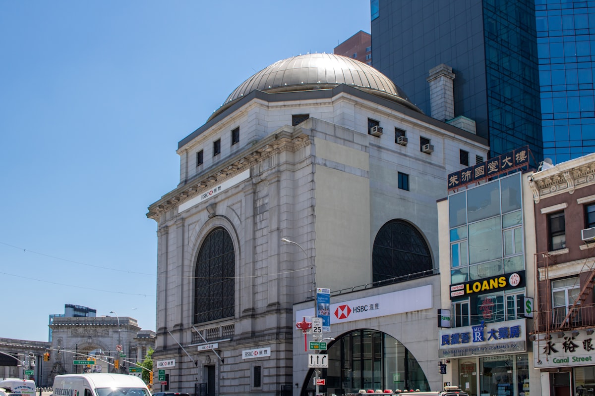 HSBC Ganó Menos y la Prensa Financiera Hizo Fiesta: Entiende el Truco