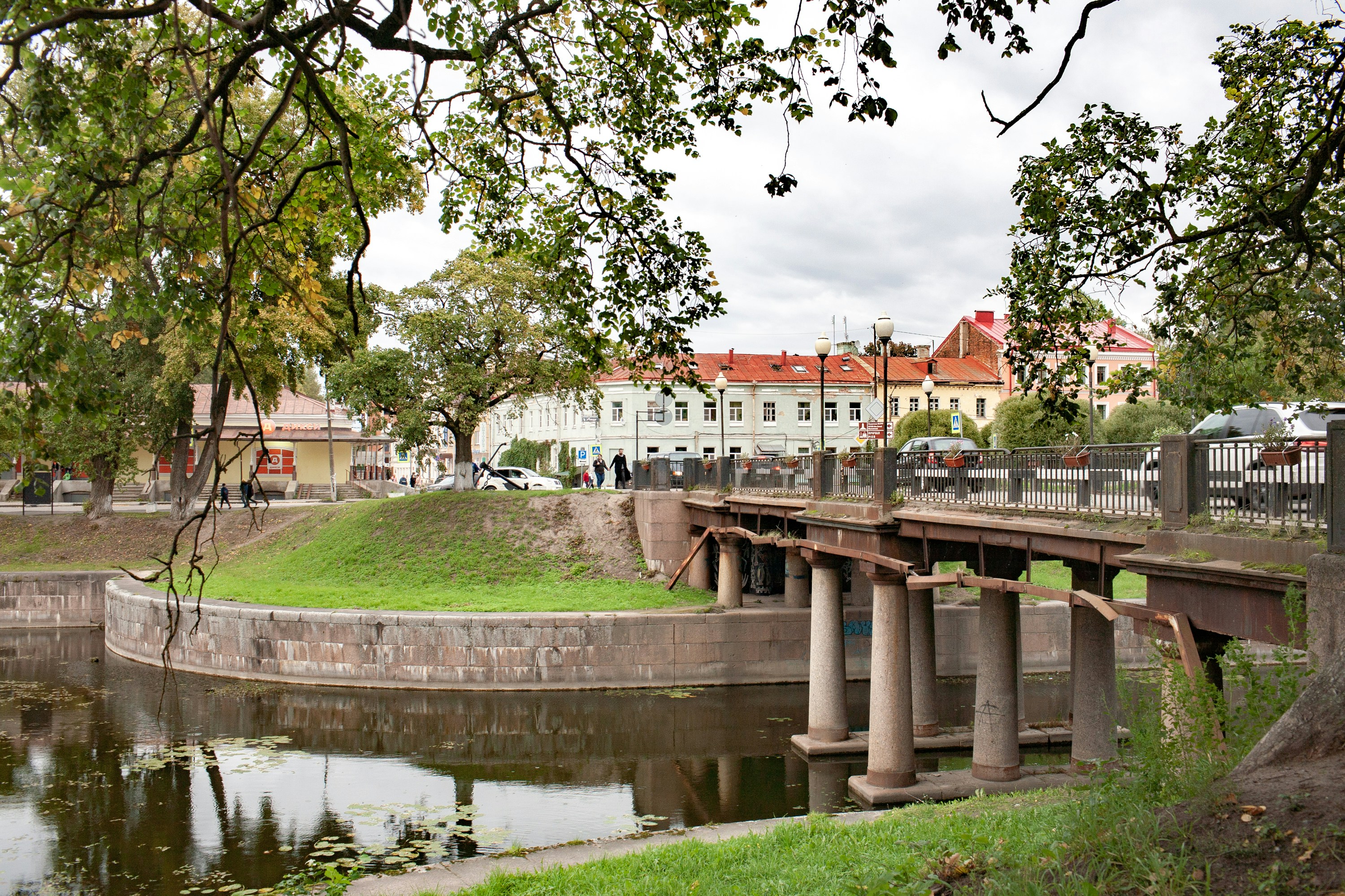 Image by Alexander Sergeev via Unsplash