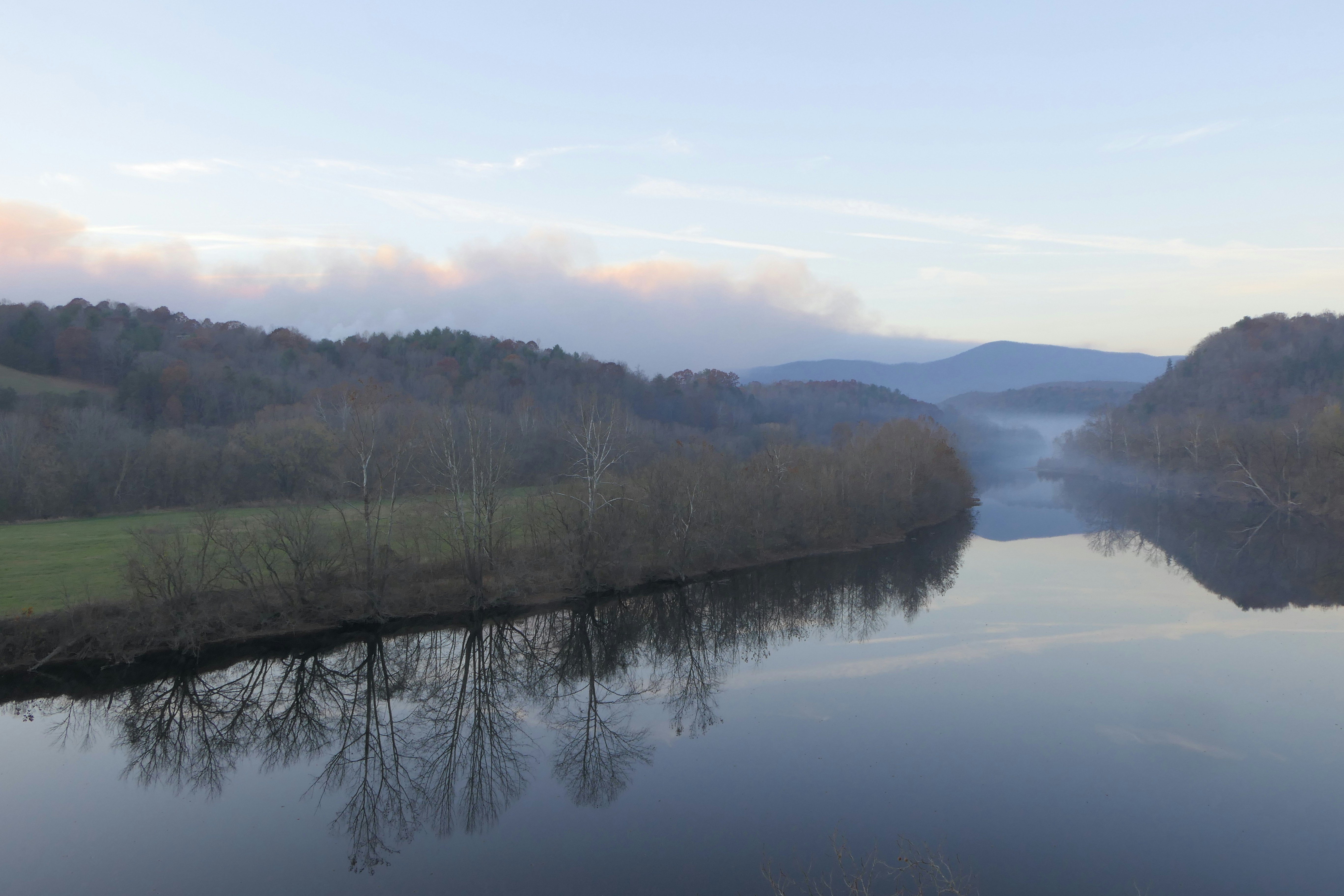 forest smoke haze, wallpaper, Protect Your Lungs from Wildfire Smoke: A Guide 2